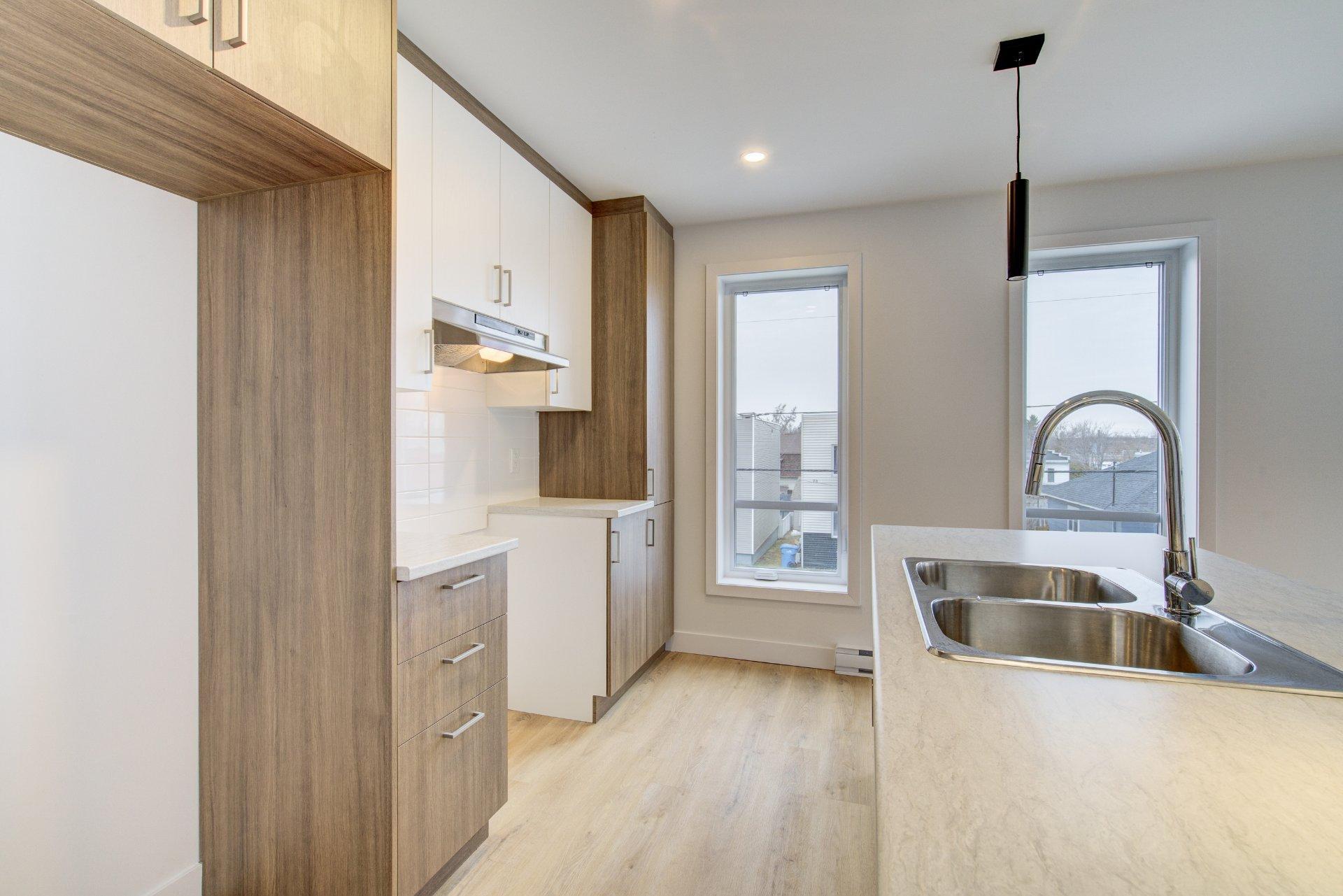 









50


Rue St-Louis

, 104,
Salaberry-de-Valleyfield,




QC
J6T1M6

