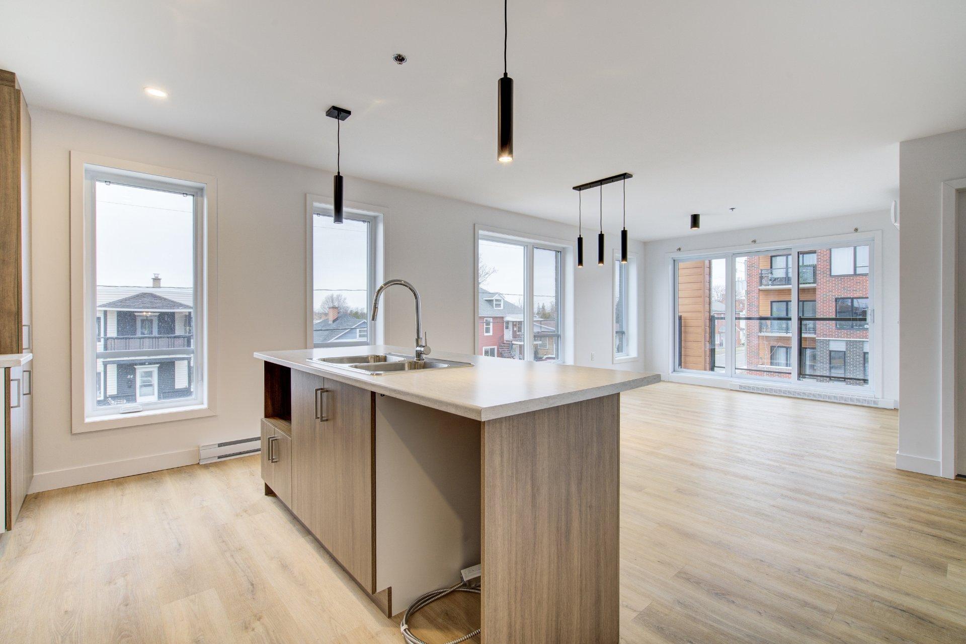









50


Rue St-Louis

, 104,
Salaberry-de-Valleyfield,




QC
J6T1M6

