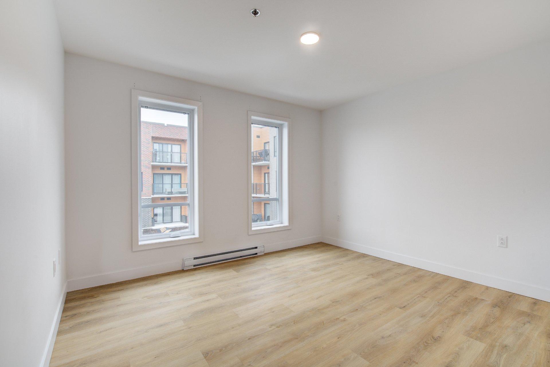 









50


Rue St-Louis

, 104,
Salaberry-de-Valleyfield,




QC
J6T1M6

