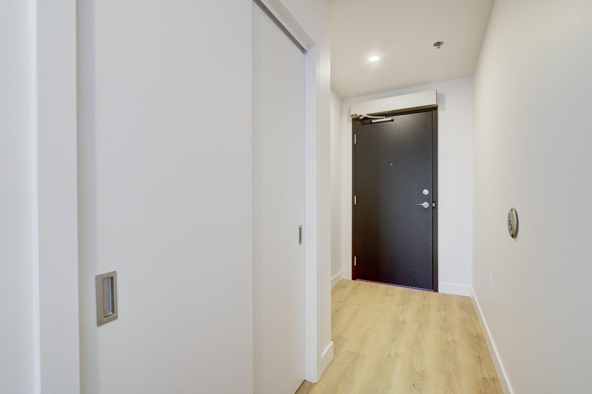 









50


Rue St-Louis

, 104,
Salaberry-de-Valleyfield,




QC
J6T1M6

