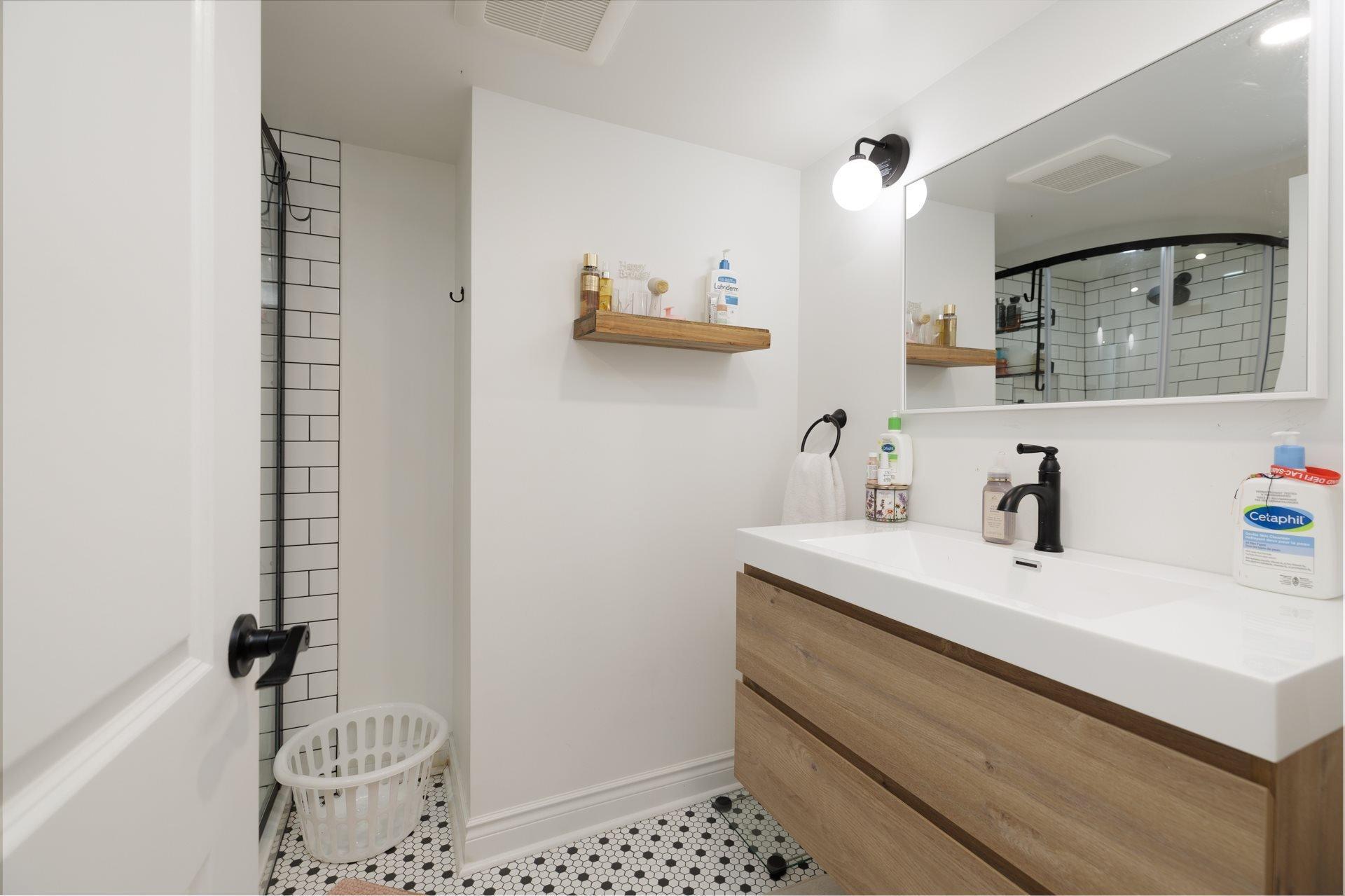 









521


Av. St-Léon

,
Dorval,




QC
H9P1Z8

