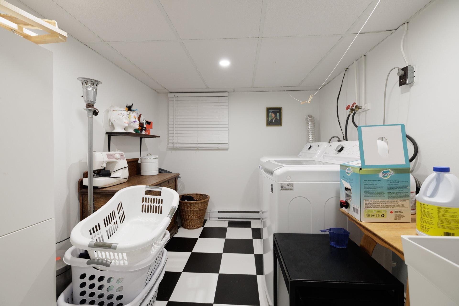 









521


Av. St-Léon

,
Dorval,




QC
H9P1Z8

