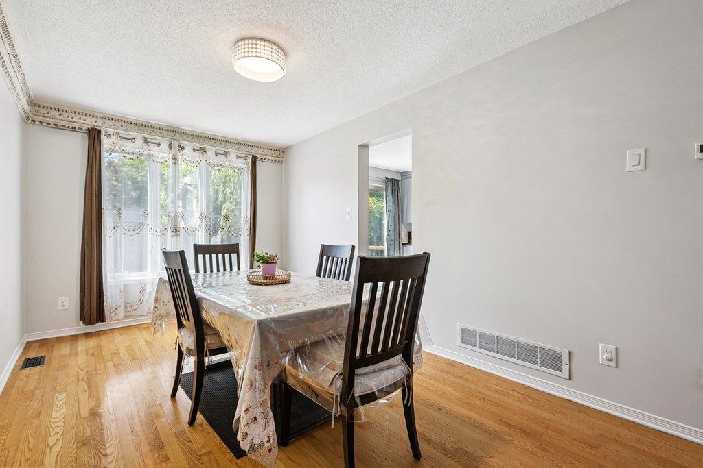 









392


Rue Ernest-Gaboury

,
Gatineau (Gatineau),




QC
J8V2S5

