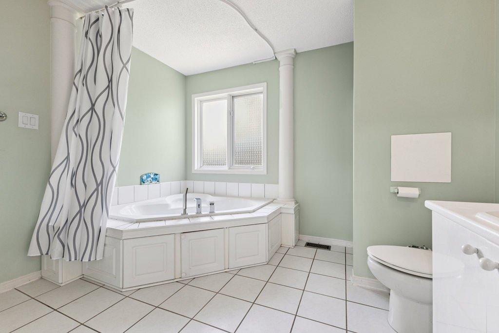 









392


Rue Ernest-Gaboury

,
Gatineau (Gatineau),




QC
J8V2S5

