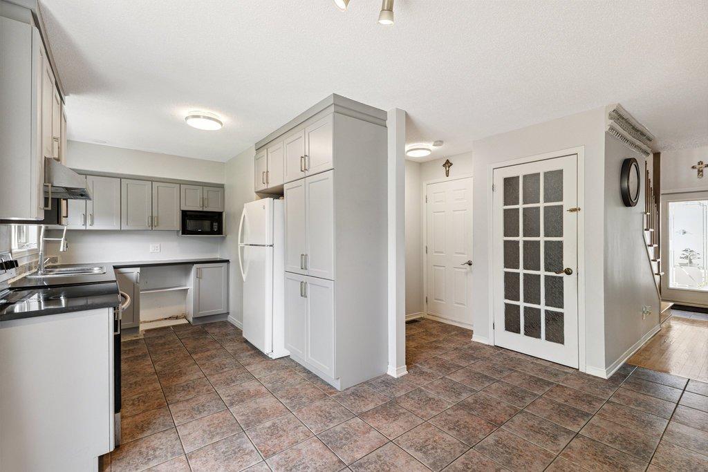 









392


Rue Ernest-Gaboury

,
Gatineau (Gatineau),




QC
J8V2S5

