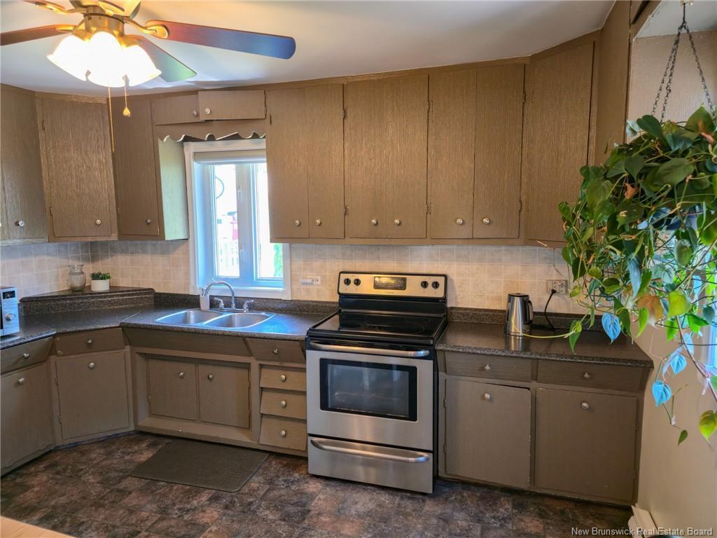 









286


King

,
Dalhousie,




NB
E8C 1Y7

