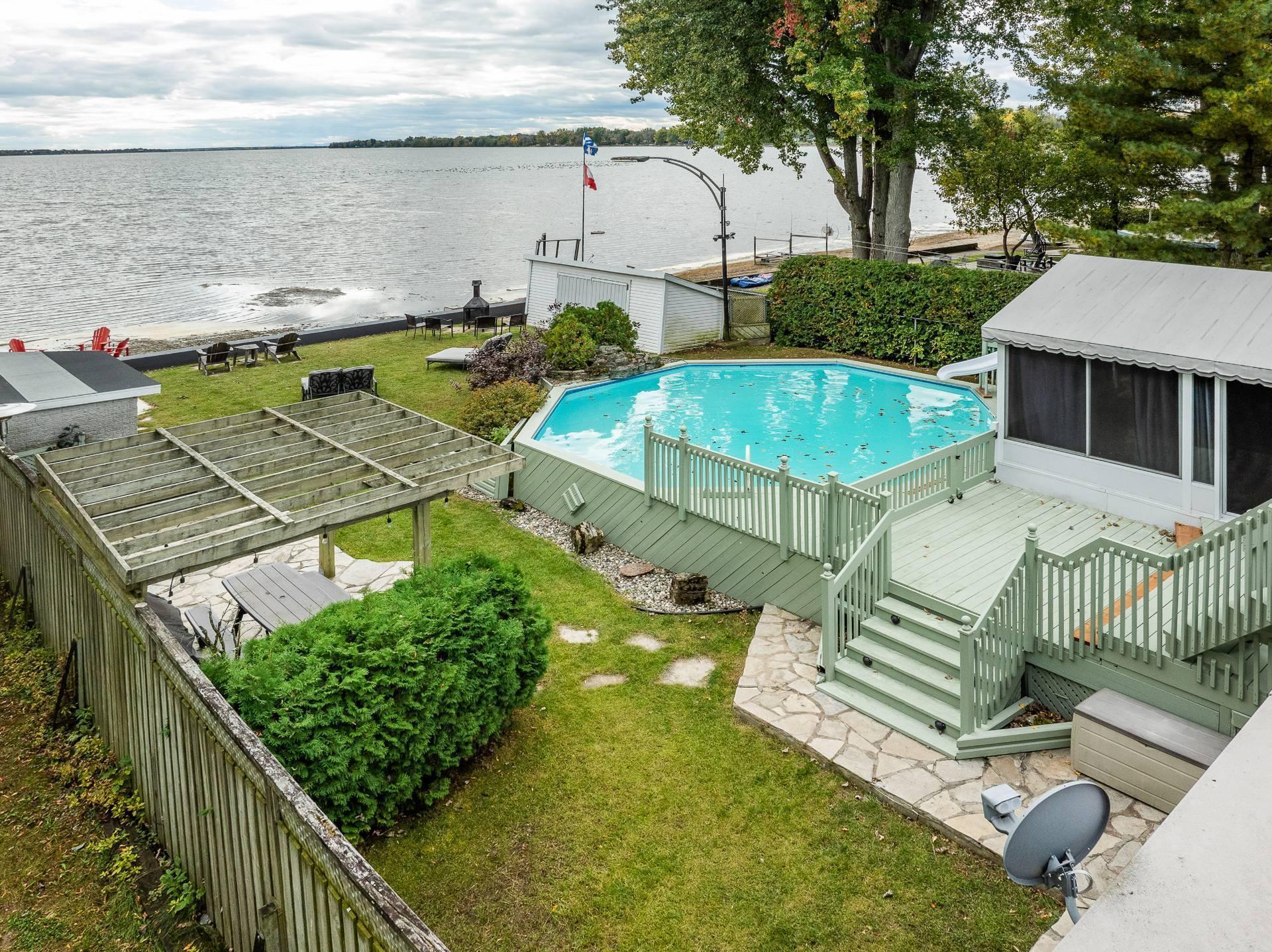 









703


Rue Maher

,
Clarenceville,




QC
J0J1B0

