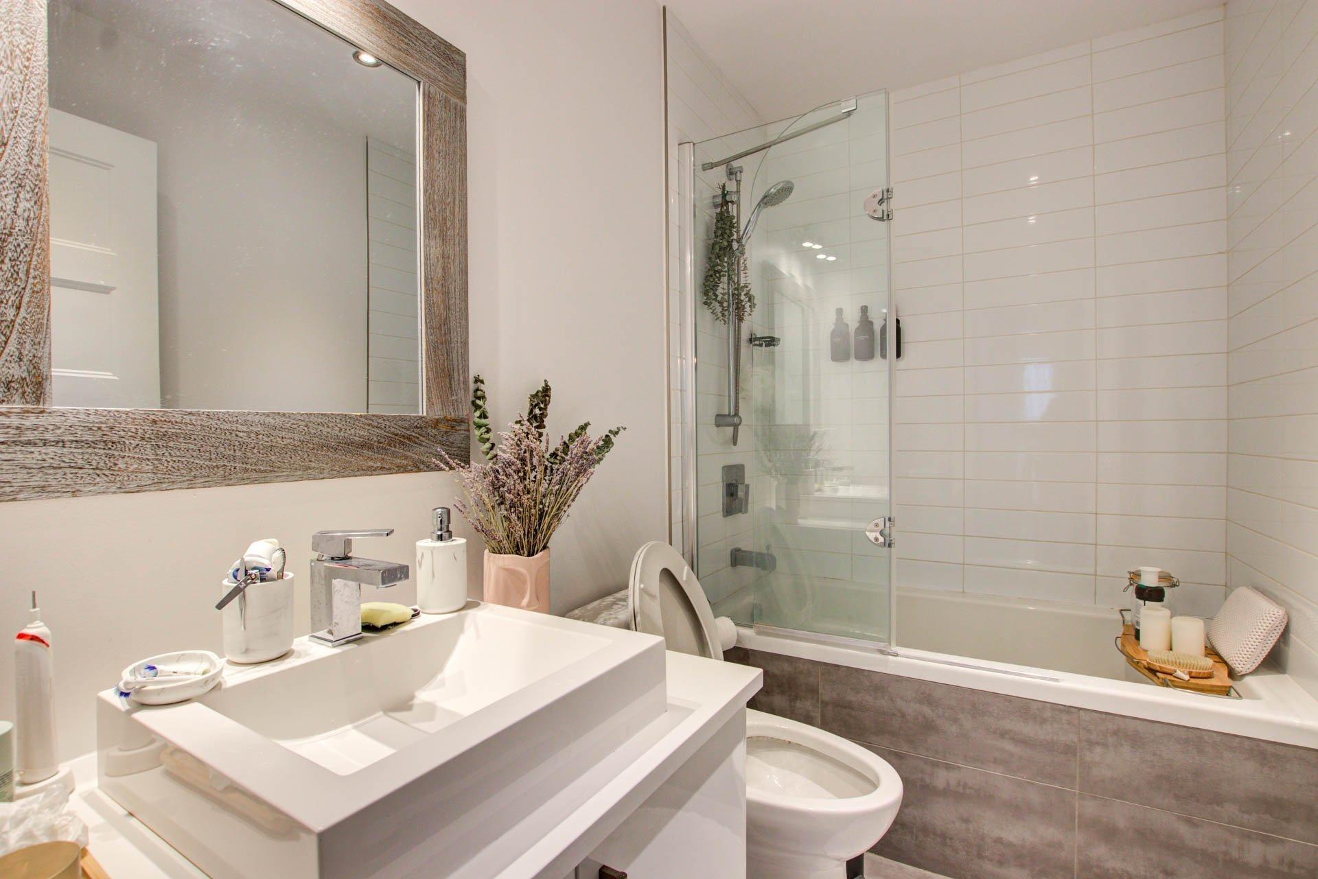 









1205


Rue St-Dominique

, 601,
Montréal (Ville-Marie),




QC
H2X2W3

