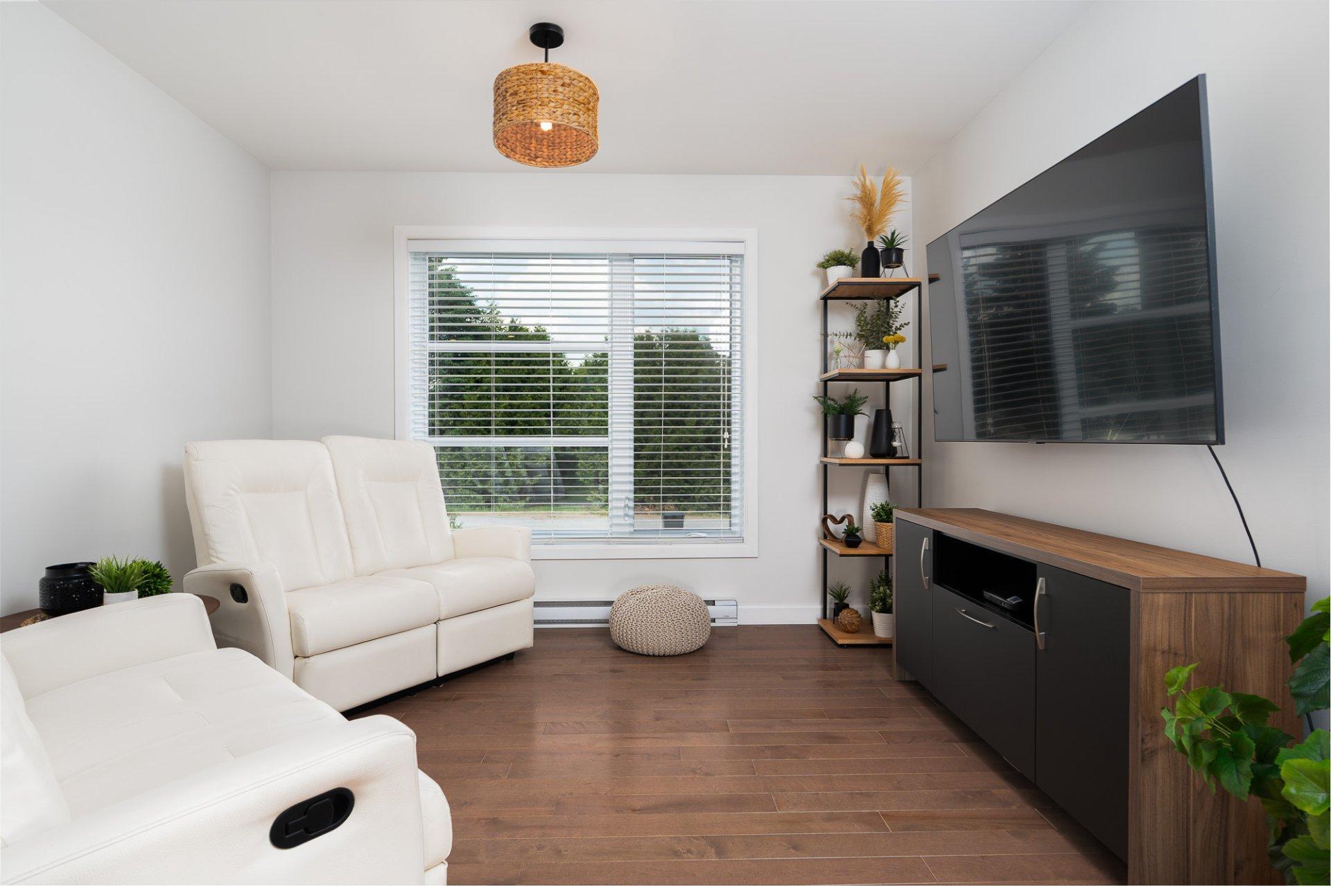 









225


Rue des Pivoines

,
Mont-Laurier,




QC
J9L3G3

