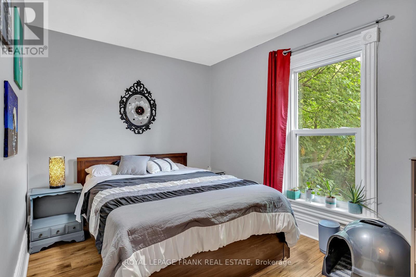 












178 STEWART STREET

,
Peterborough Central (South),




Ontario
K9J3M5

