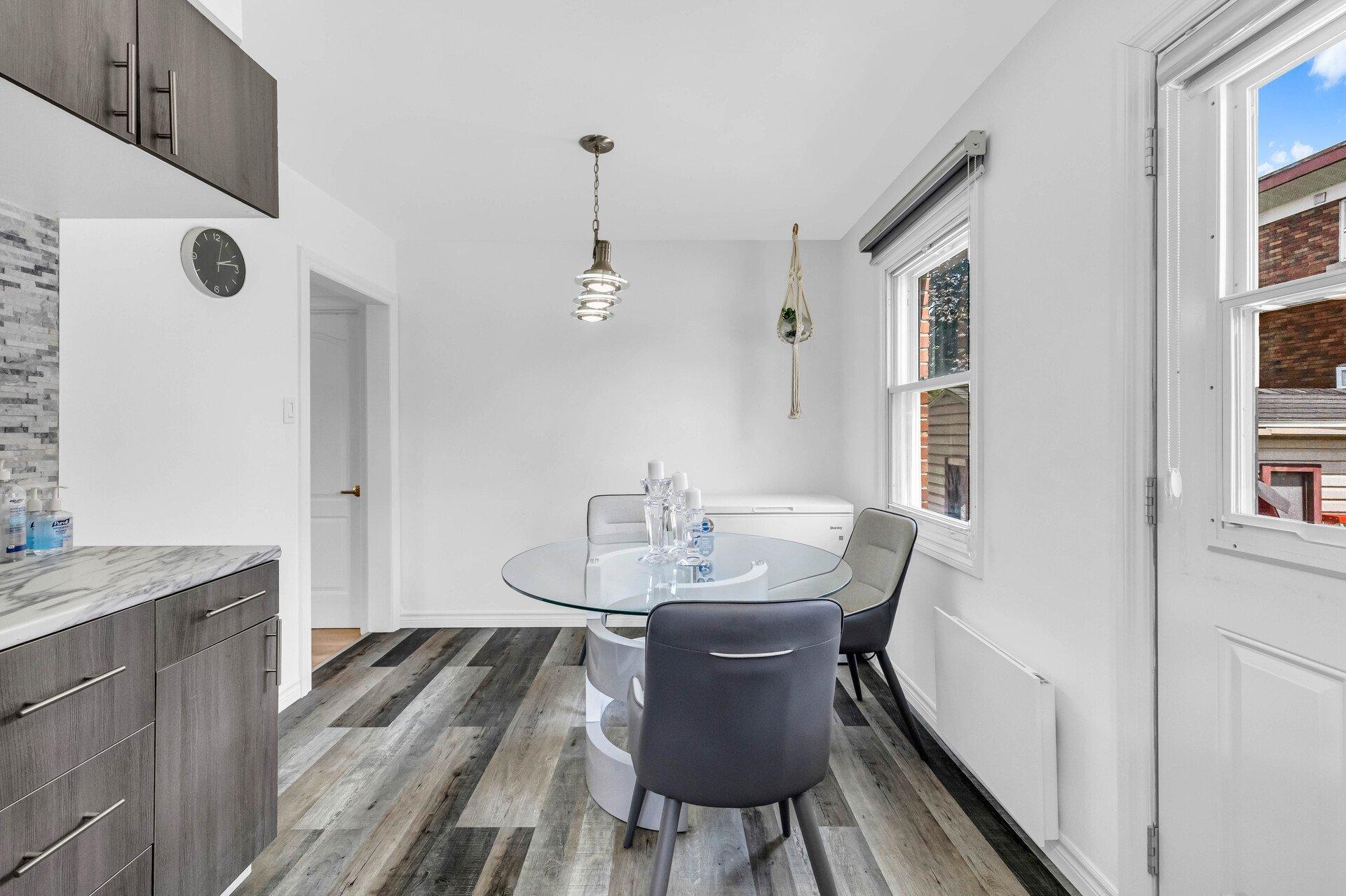 









436

 - 438


4e Rue

,
Laval (Laval-des-Rapides),




QC
H7N2B2

