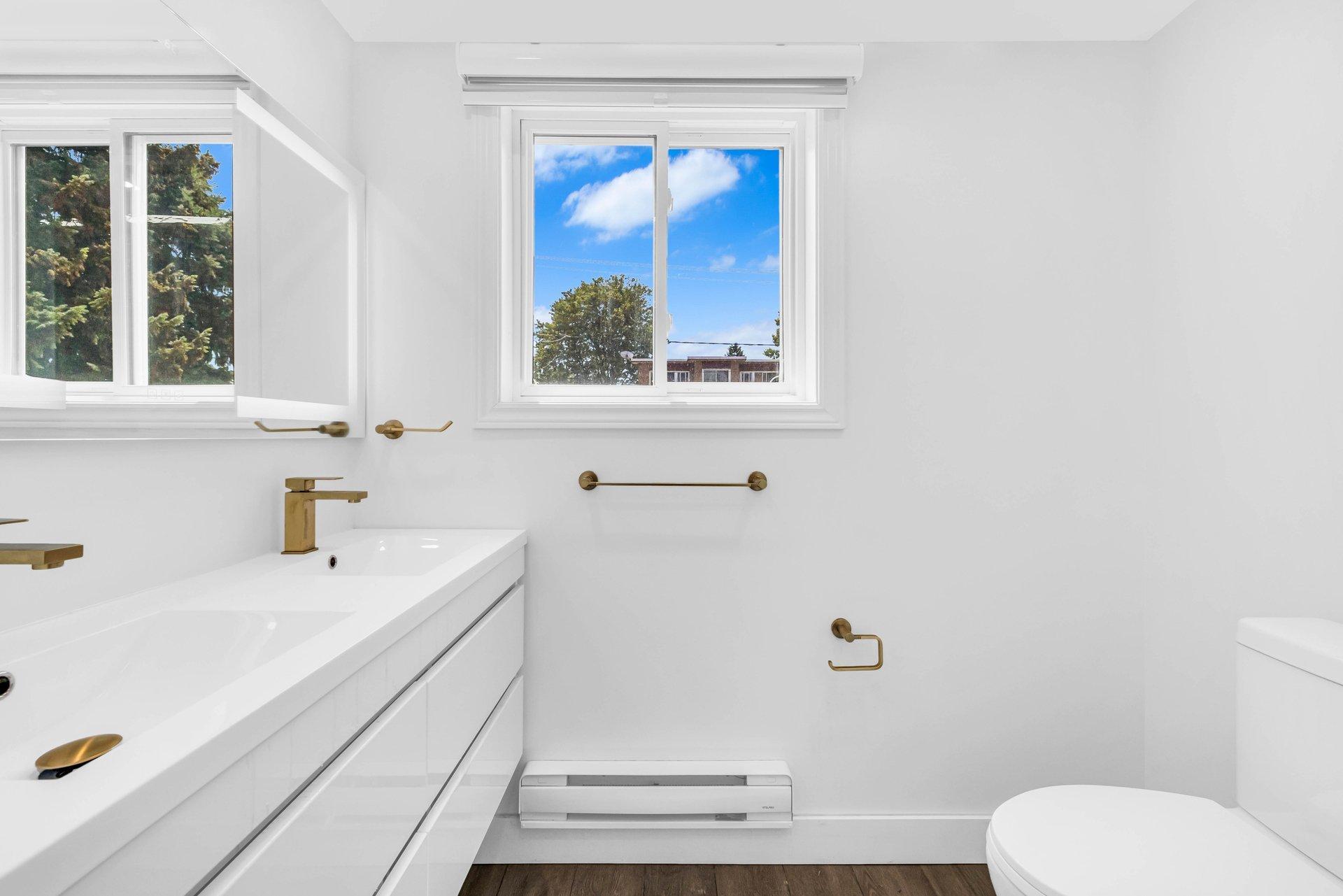 









436

 - 438


4e Rue

,
Laval (Laval-des-Rapides),




QC
H7N2B2

