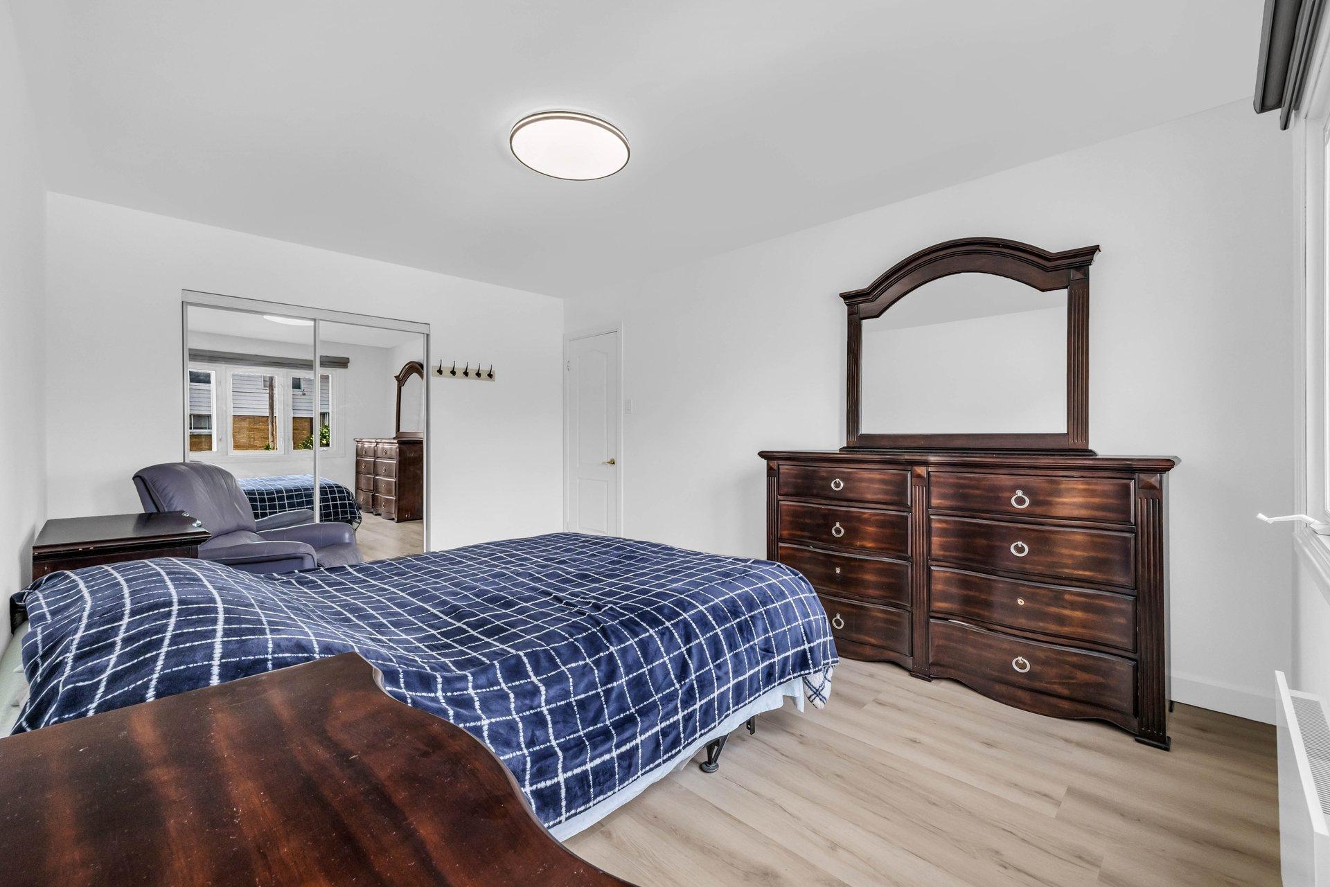 









436

 - 438


4e Rue

,
Laval (Laval-des-Rapides),




QC
H7N2B2

