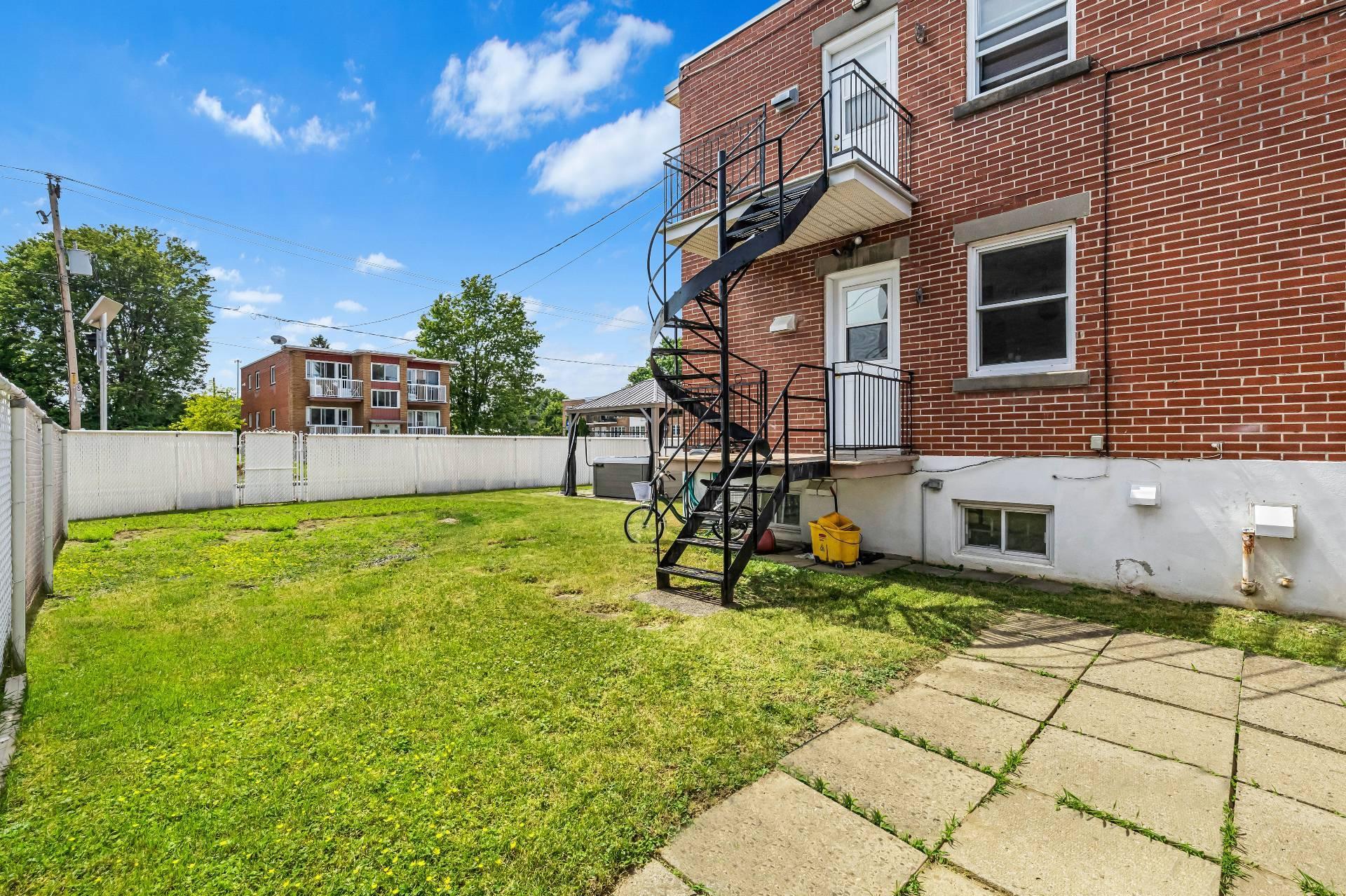 









436

 - 438


4e Rue

,
Laval (Laval-des-Rapides),




QC
H7N2B2

