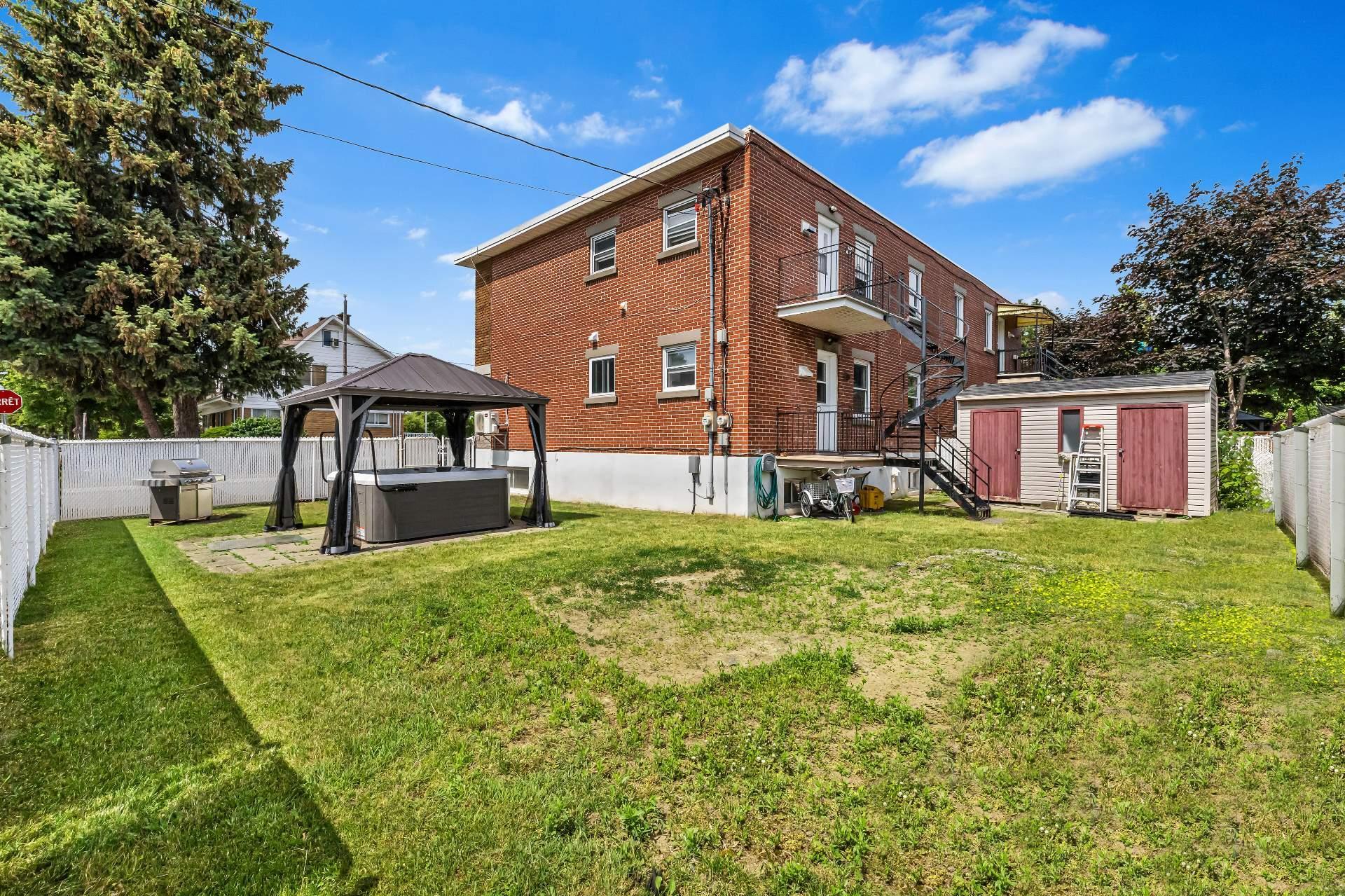 









436

 - 438


4e Rue

,
Laval (Laval-des-Rapides),




QC
H7N2B2


