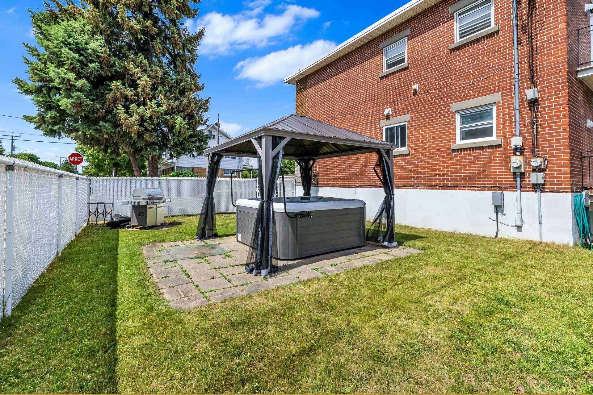 









436

 - 438


4e Rue

,
Laval (Laval-des-Rapides),




QC
H7N2B2

