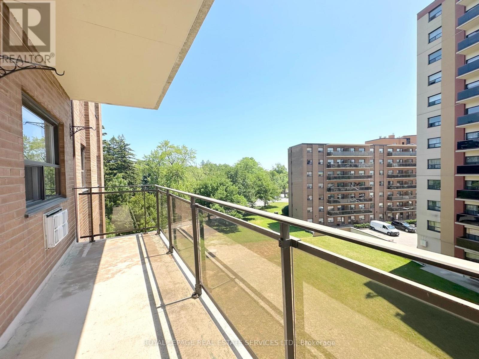 












504 - 135 ALLAN STREET

,
Oakville,




Ontario
L6J3N4

