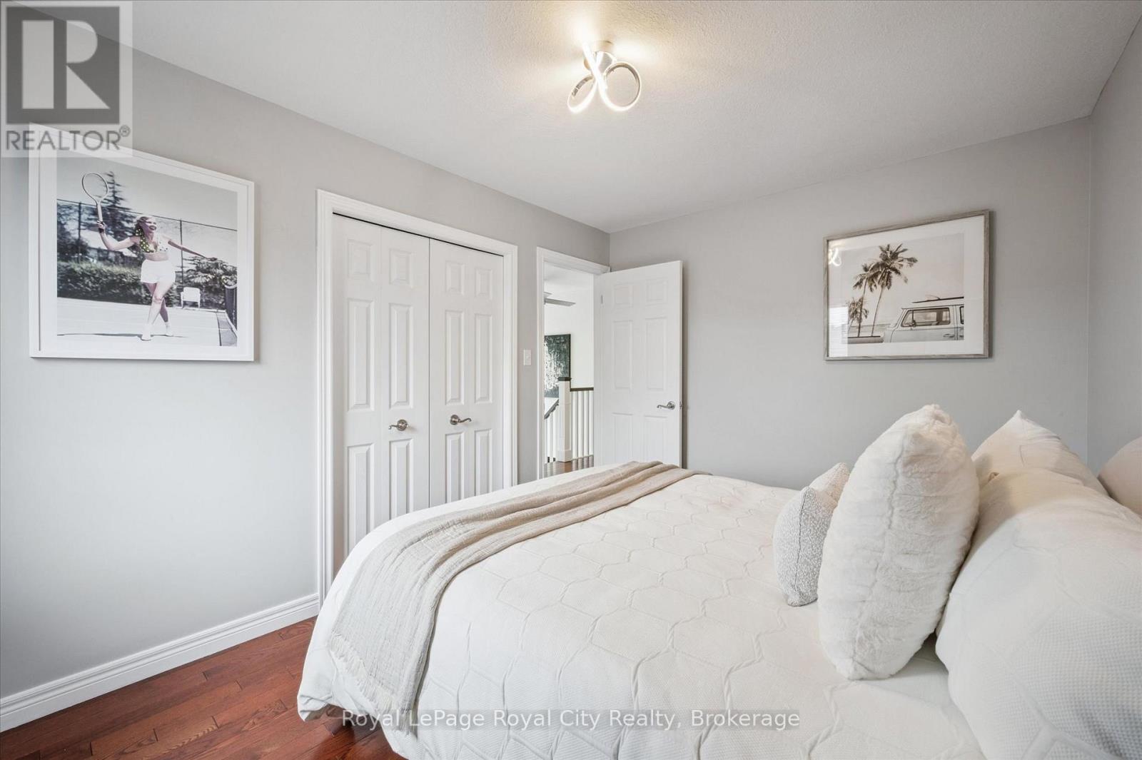












279 FARLEY DRIVE

,
Guelph (Pineridge/Westminster Woods),




Ontario
N1L1N6

