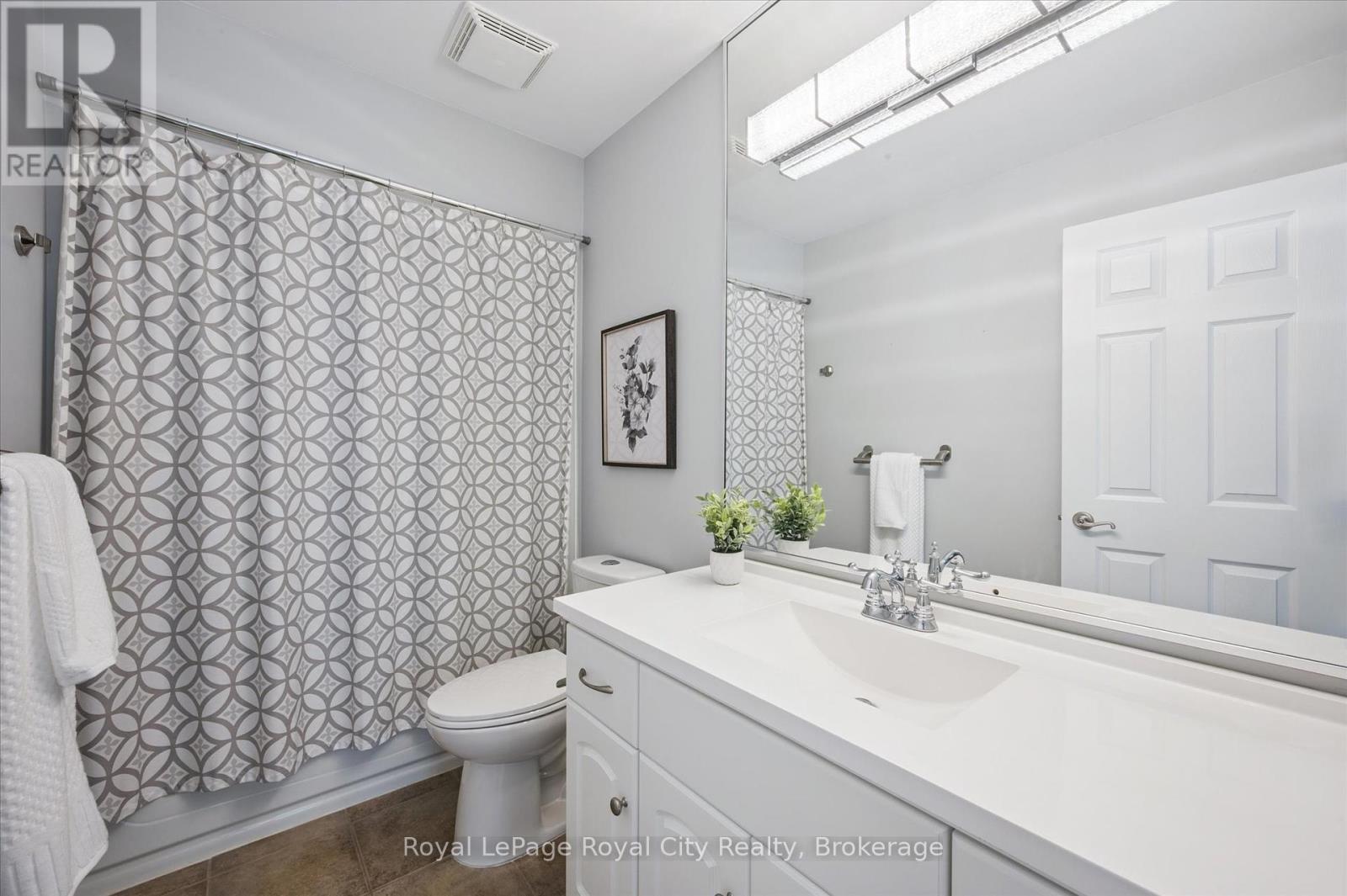 












279 FARLEY DRIVE

,
Guelph (Pineridge/Westminster Woods),




Ontario
N1L1N6

