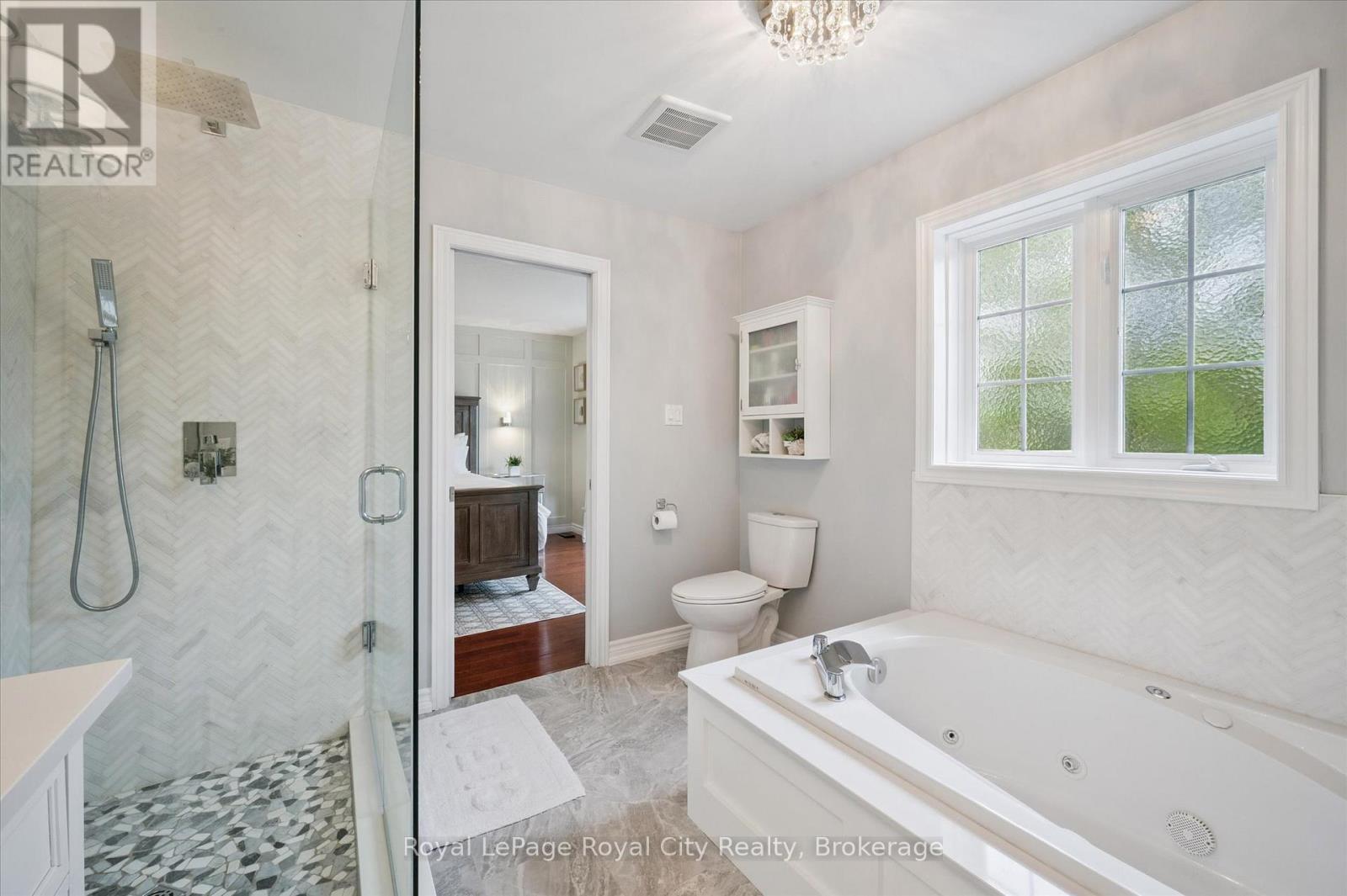 












279 FARLEY DRIVE

,
Guelph (Pineridge/Westminster Woods),




Ontario
N1L1N6

