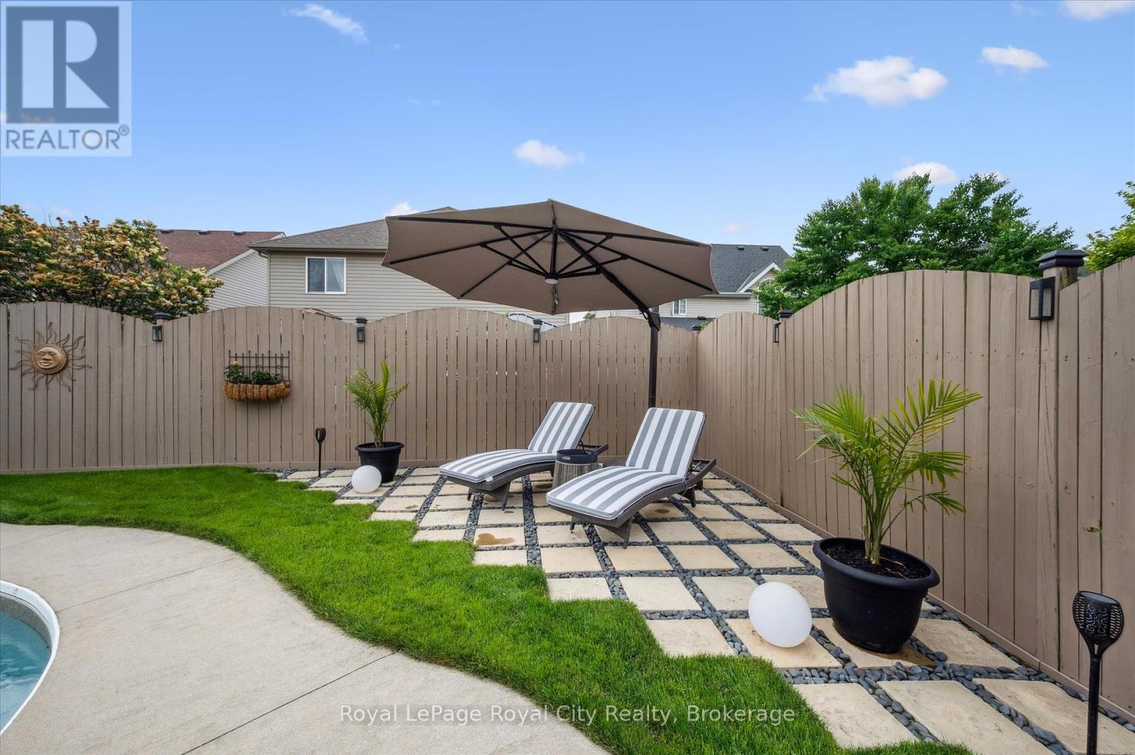 












279 FARLEY DRIVE

,
Guelph (Pineridge/Westminster Woods),




Ontario
N1L1N6

