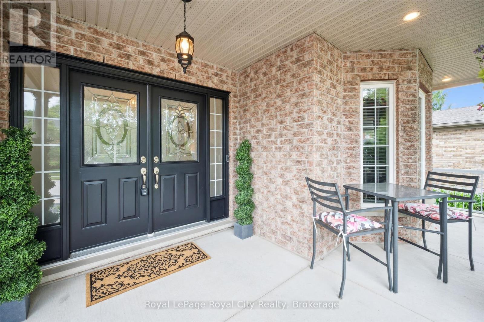 












279 FARLEY DRIVE

,
Guelph (Pineridge/Westminster Woods),




Ontario
N1L1N6

