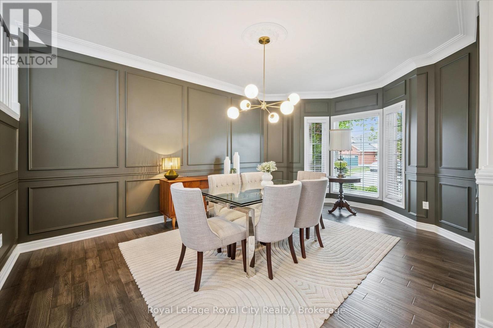 












279 FARLEY DRIVE

,
Guelph (Pineridge/Westminster Woods),




Ontario
N1L1N6

