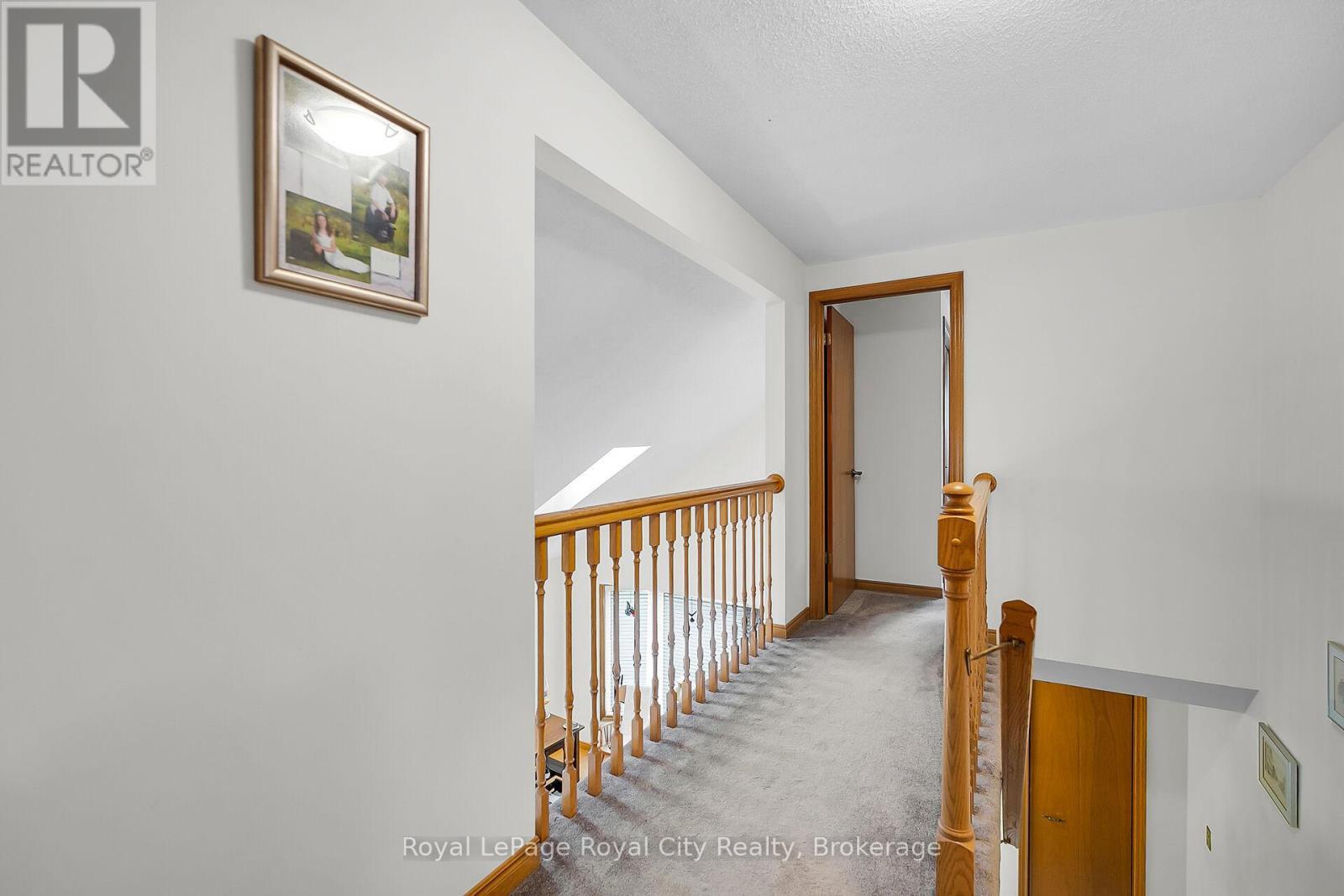 












18 SMART STREET

,
Guelph (Kortright West),




Ontario
N1G4L4

