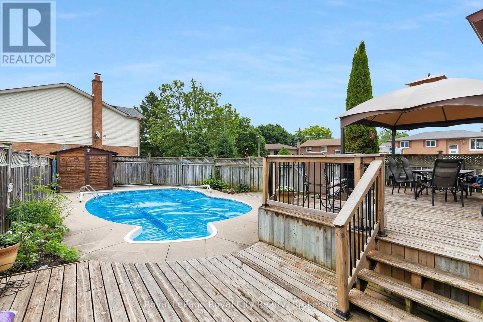 












18 SMART STREET

,
Guelph (Kortright West),




Ontario
N1G4L4

