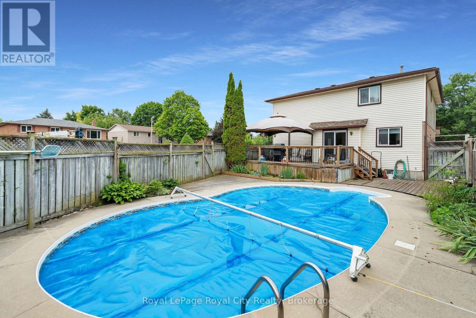 












18 SMART STREET

,
Guelph (Kortright West),




Ontario
N1G4L4

