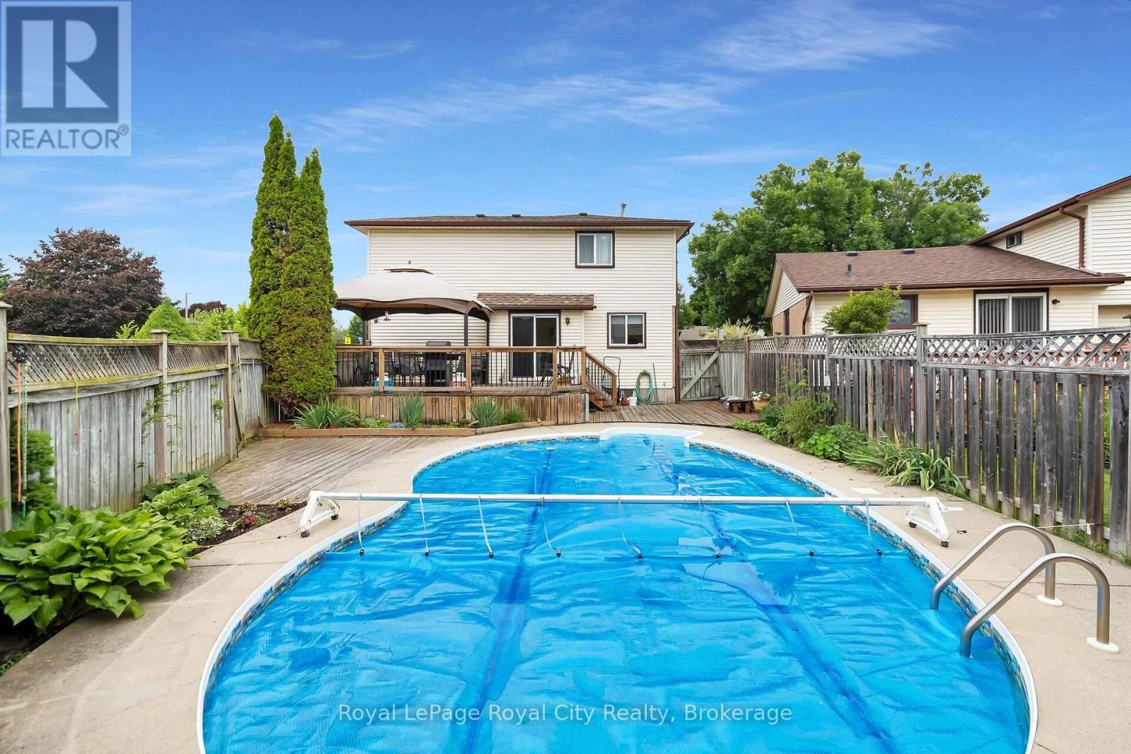 












18 SMART STREET

,
Guelph (Kortright West),




Ontario
N1G4L4

