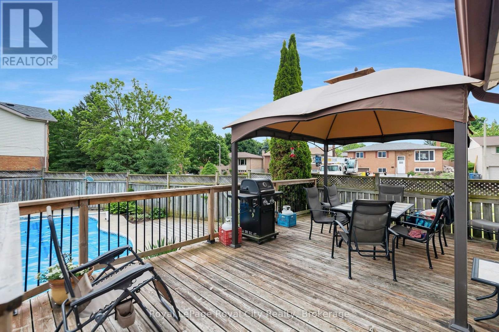 












18 SMART STREET

,
Guelph (Kortright West),




Ontario
N1G4L4

