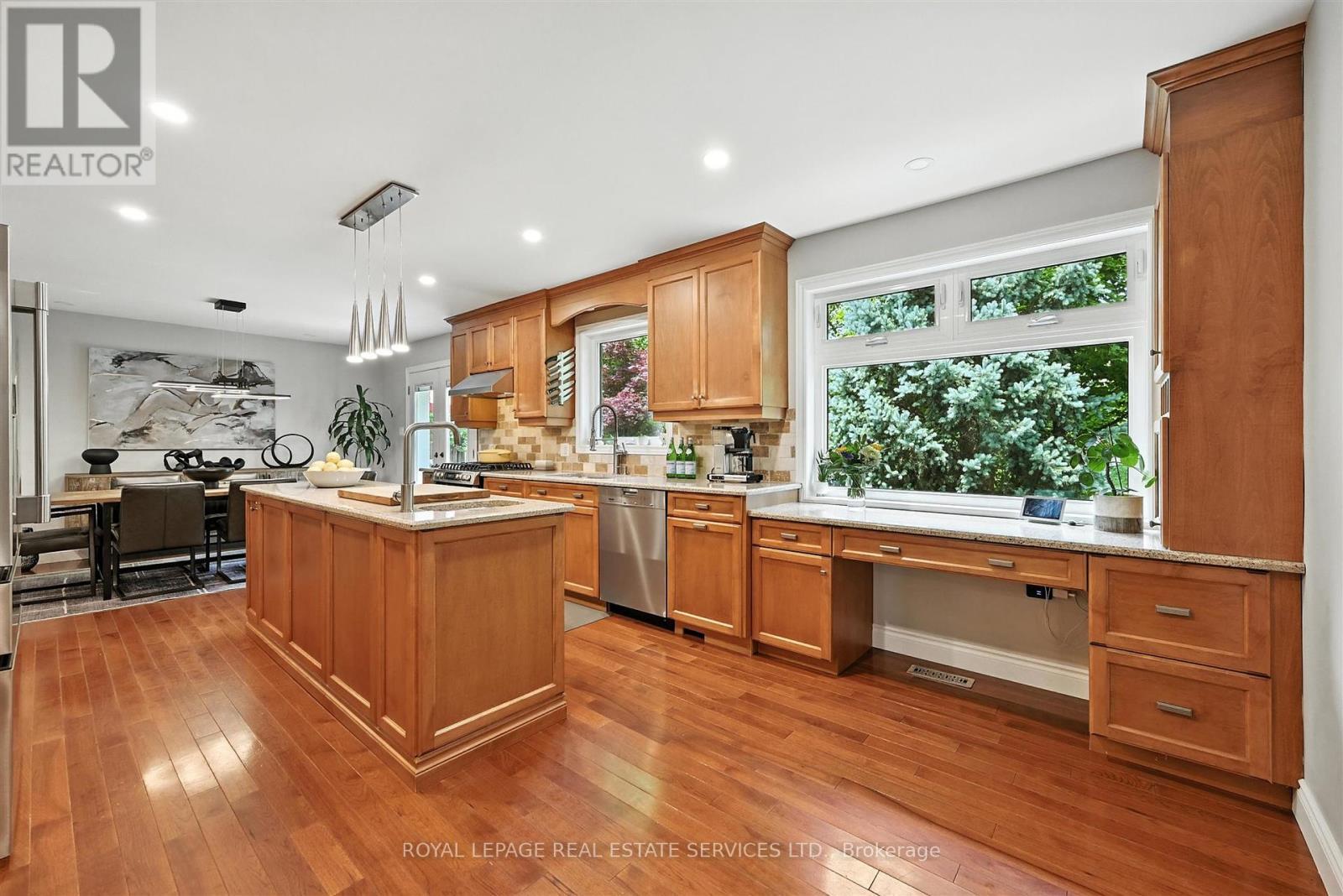 












4240 DUNVEGAN ROAD

,
Burlington,




Ontario
L7L1P8

