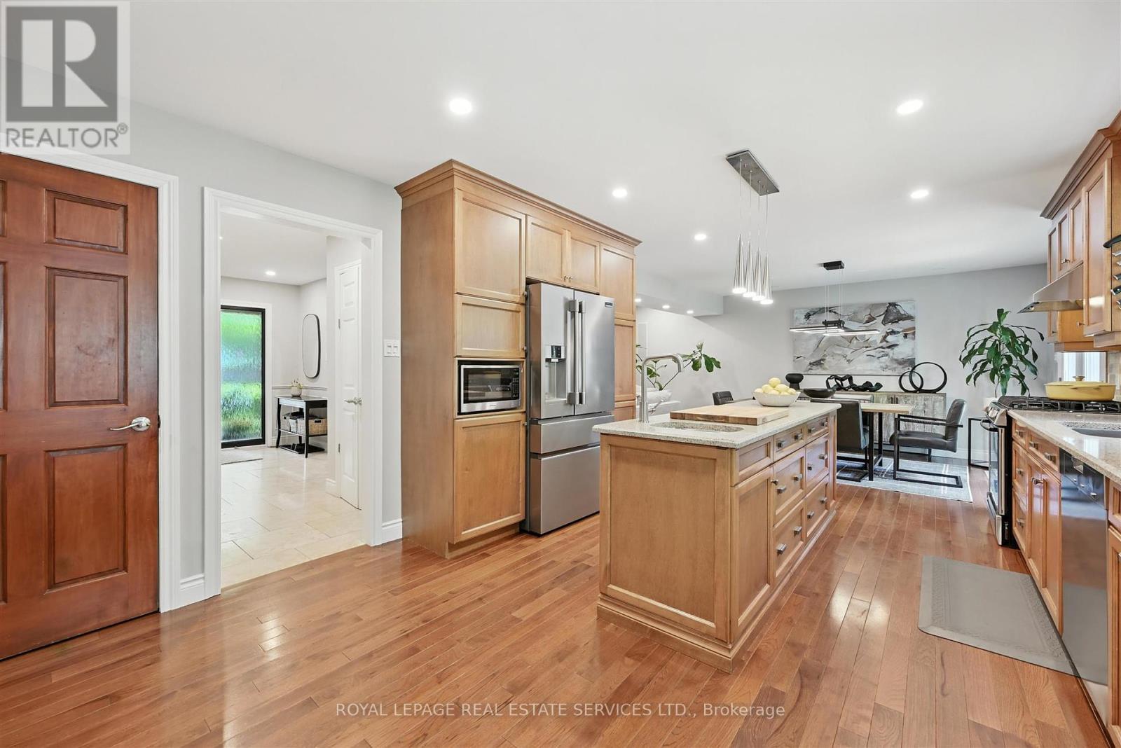 












4240 DUNVEGAN ROAD

,
Burlington,




Ontario
L7L1P8

