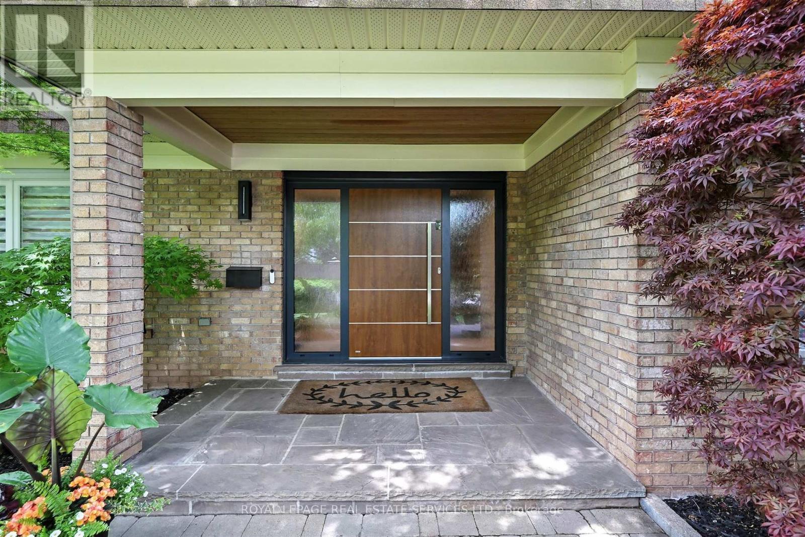 












4240 DUNVEGAN ROAD

,
Burlington,




Ontario
L7L1P8

