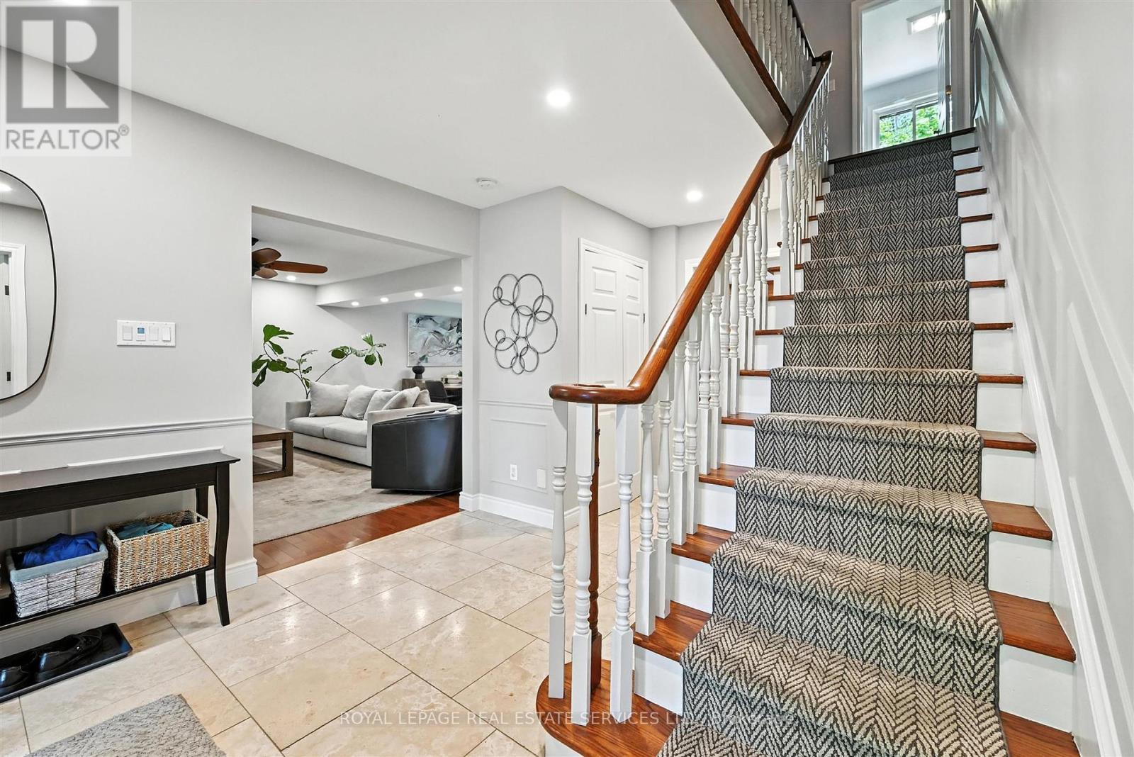 












4240 DUNVEGAN ROAD

,
Burlington,




Ontario
L7L1P8

