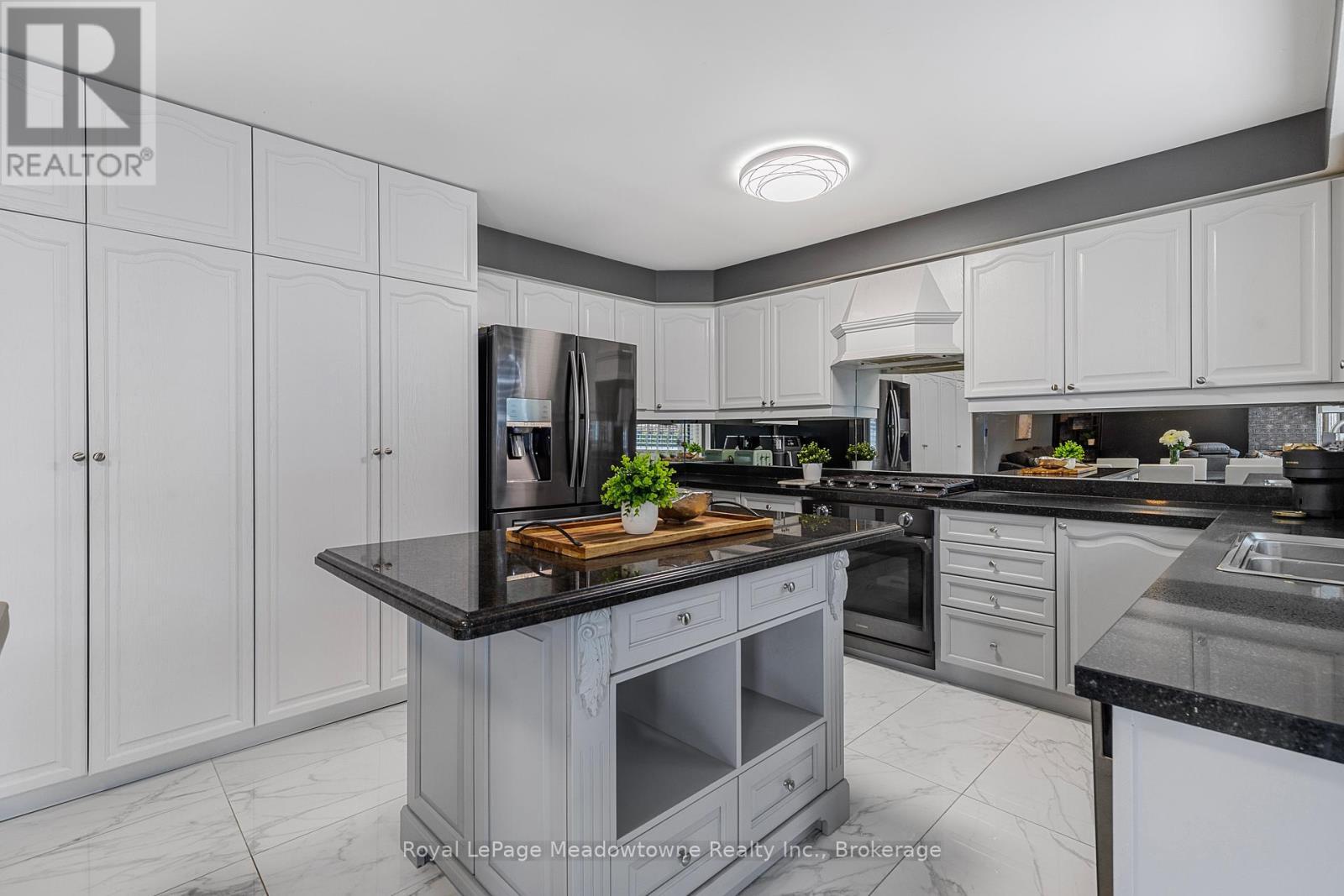 












1235 FIELD DRIVE

,
Milton (CL Clarke),




Ontario
L9T6G4

