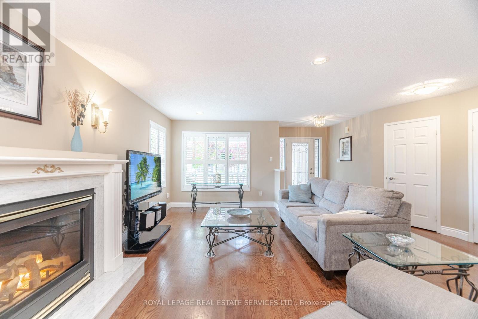 












204 EATON STREET

,
Halton Hills,




Ontario
L7G5Y2

