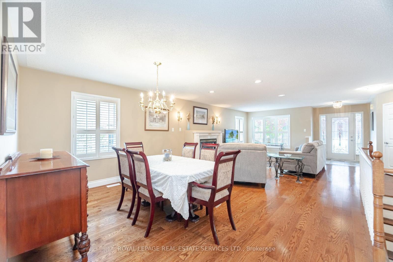 












204 EATON STREET

,
Halton Hills,




Ontario
L7G5Y2

