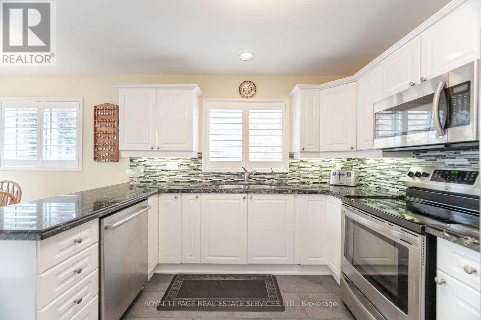 












204 EATON STREET

,
Halton Hills,




Ontario
L7G5Y2

