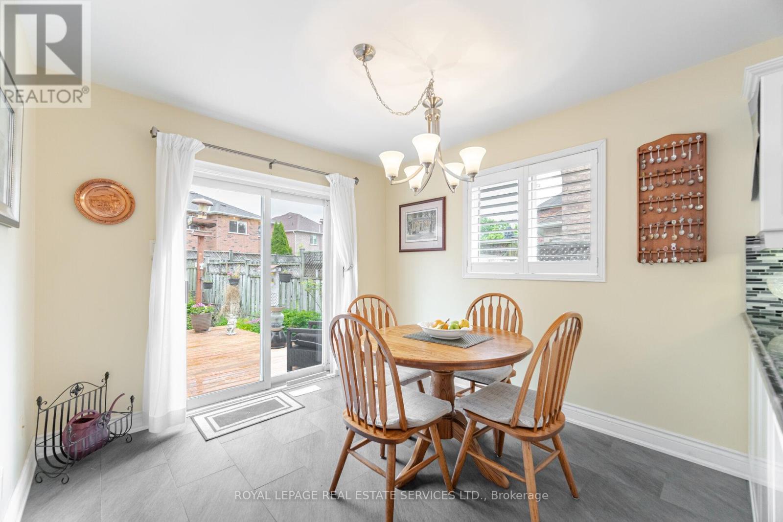 












204 EATON STREET

,
Halton Hills,




Ontario
L7G5Y2

