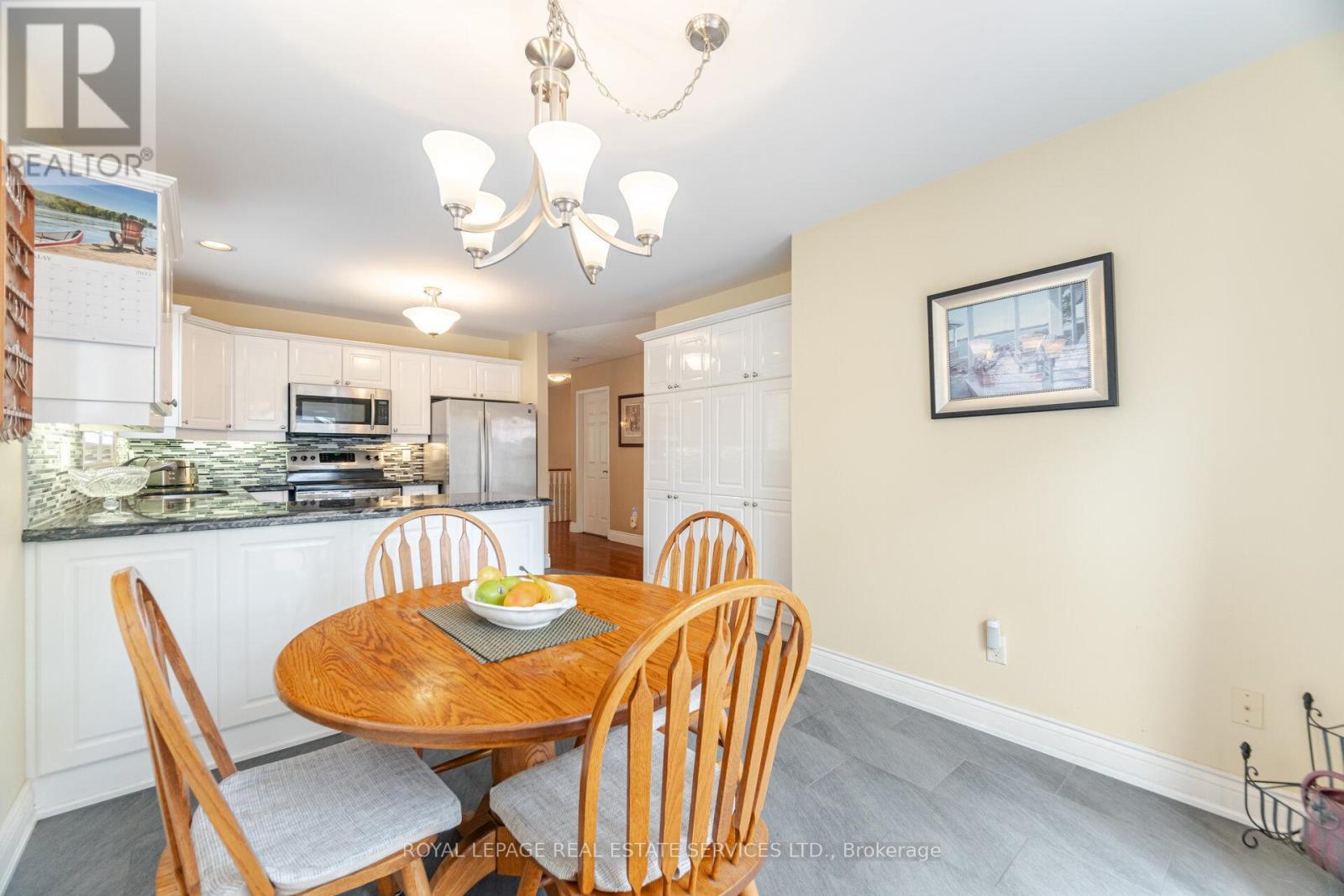 












204 EATON STREET

,
Halton Hills,




Ontario
L7G5Y2

