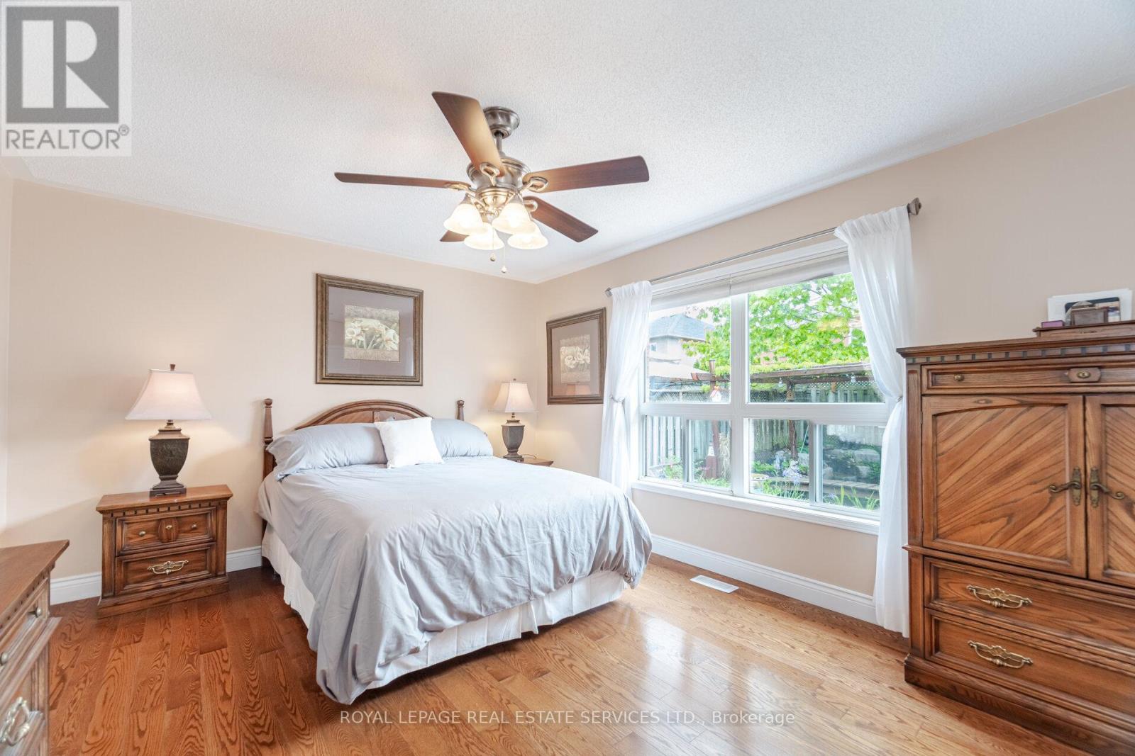 












204 EATON STREET

,
Halton Hills,




Ontario
L7G5Y2

