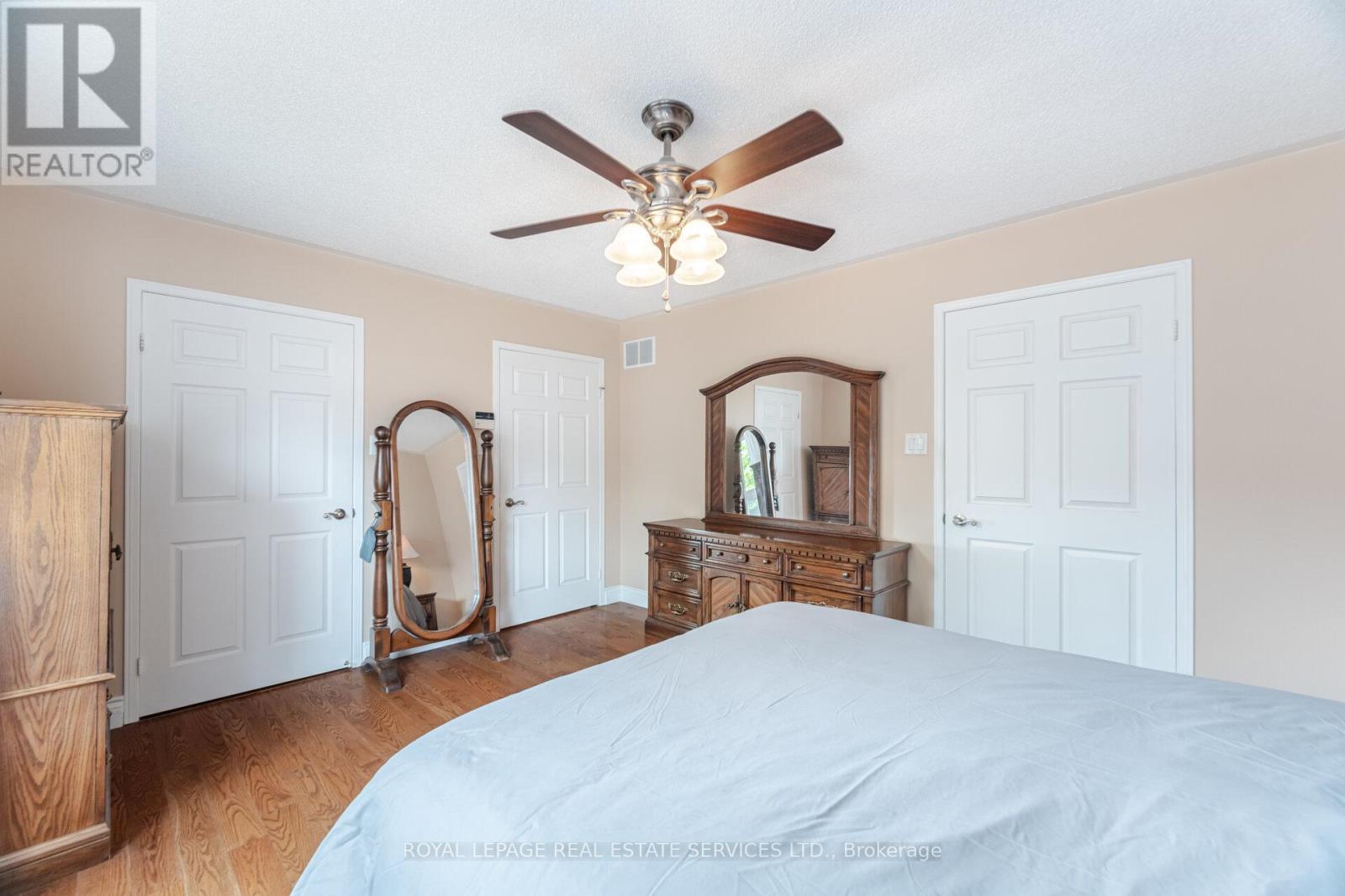 












204 EATON STREET

,
Halton Hills,




Ontario
L7G5Y2

