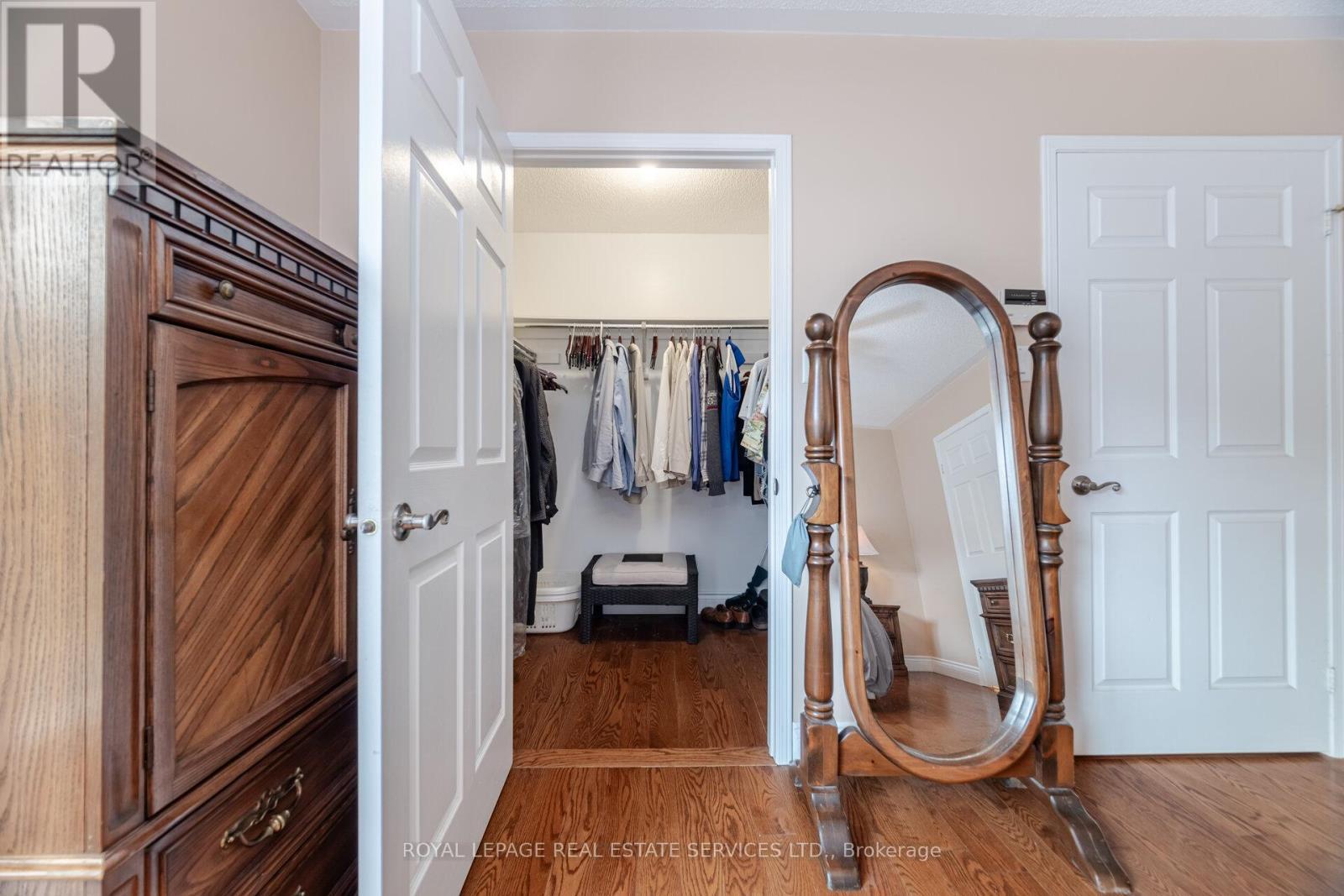 












204 EATON STREET

,
Halton Hills,




Ontario
L7G5Y2

