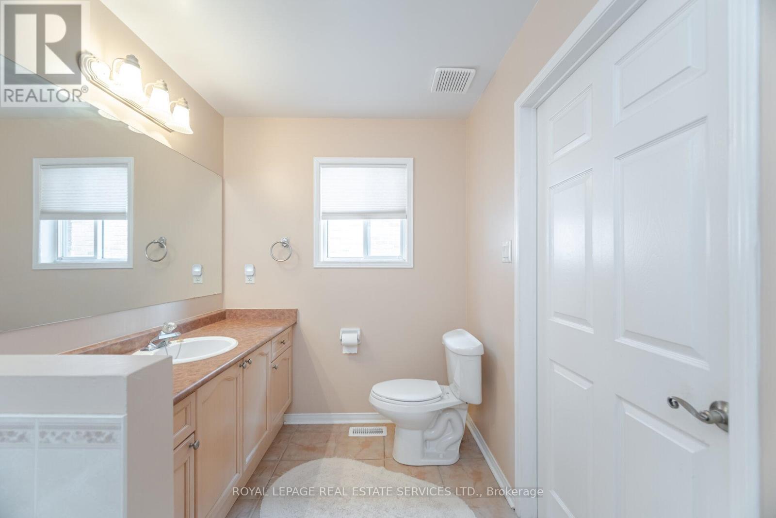 












204 EATON STREET

,
Halton Hills,




Ontario
L7G5Y2

