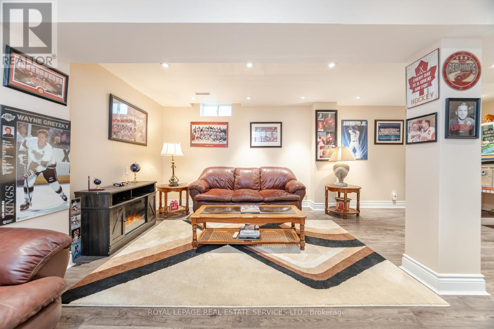 












204 EATON STREET

,
Halton Hills,




Ontario
L7G5Y2

