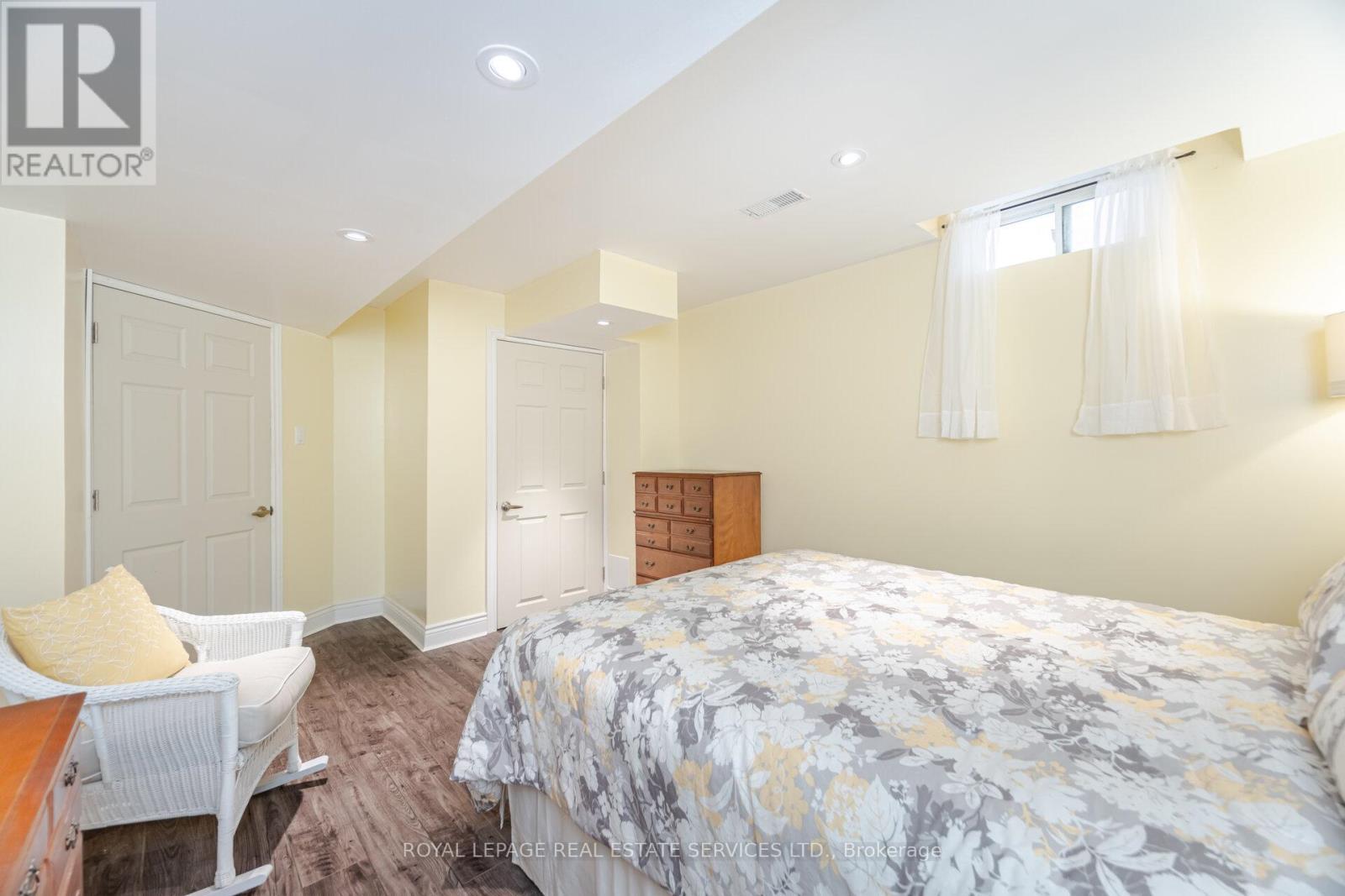 












204 EATON STREET

,
Halton Hills,




Ontario
L7G5Y2

