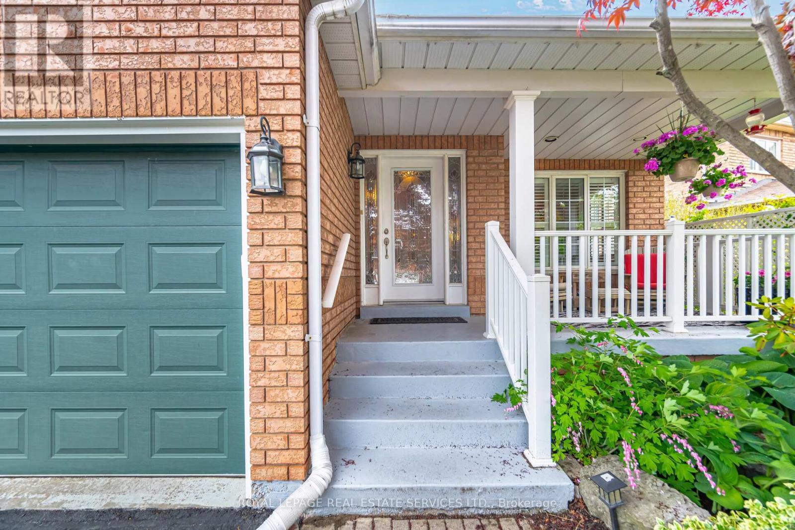 












204 EATON STREET

,
Halton Hills,




Ontario
L7G5Y2

