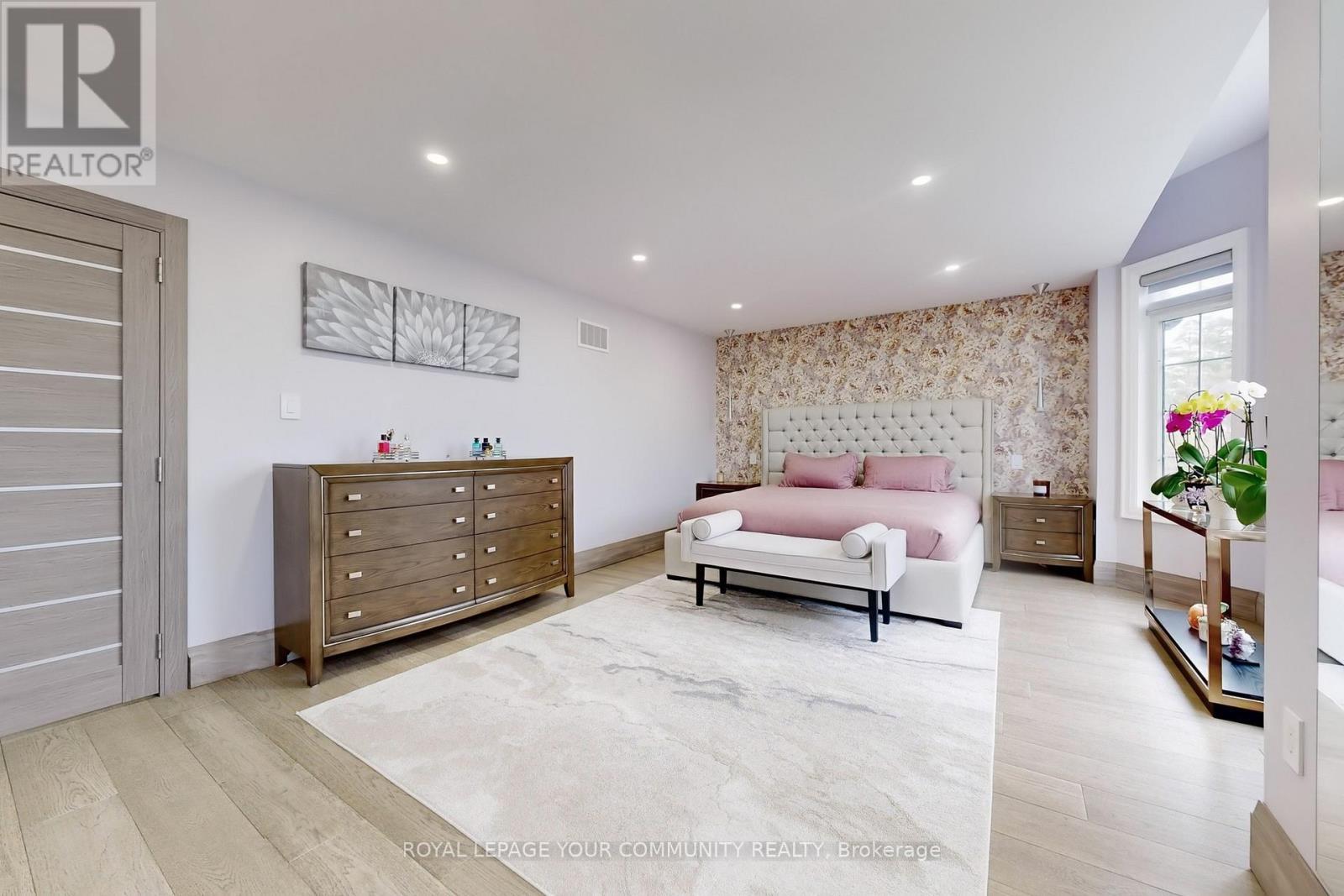 












1 PRINCESS ISABELLA COURT

,
Vaughan,




Ontario
L6A4B3

